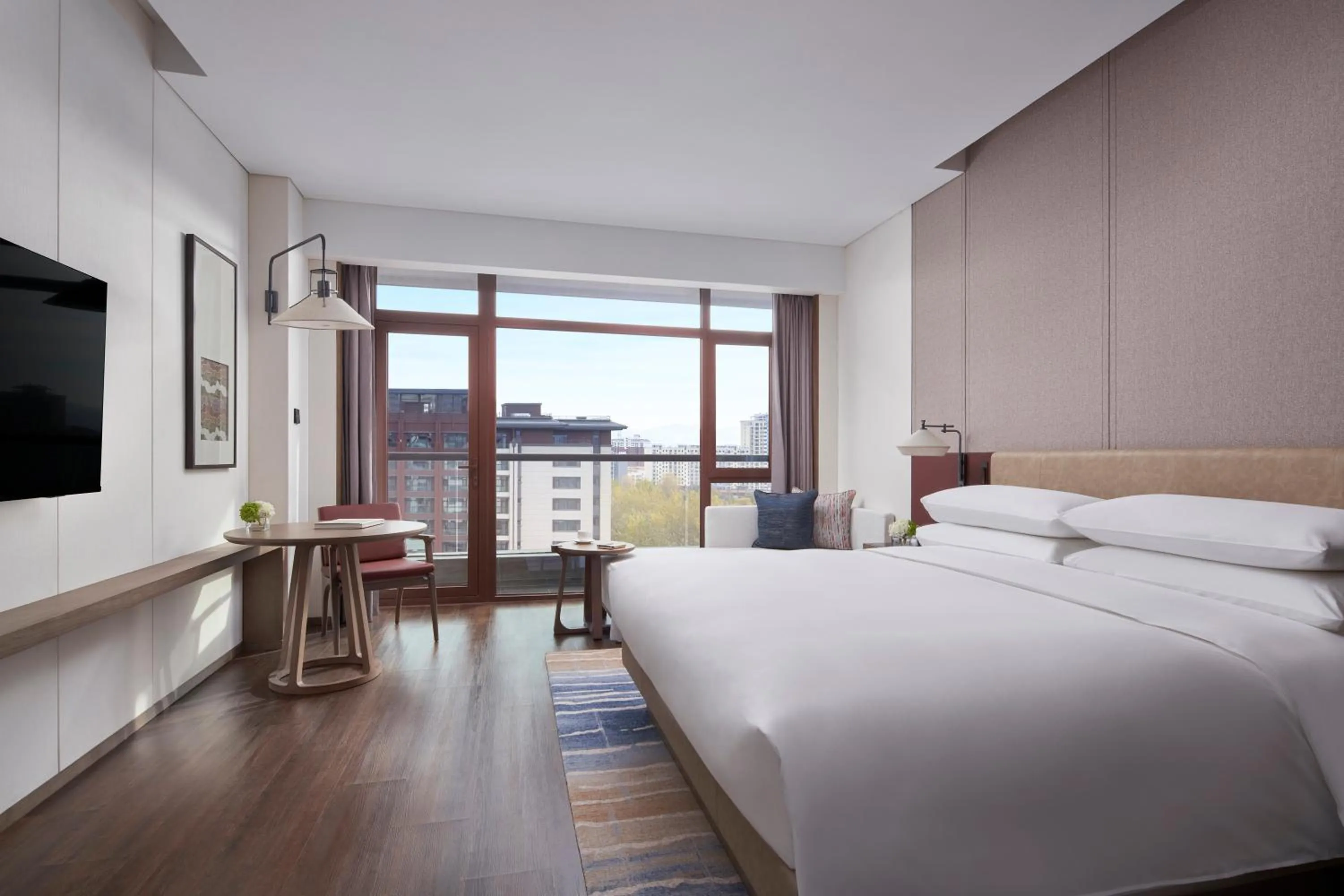 Property building, Bed in Beijing Marriott Hotel Yanqing