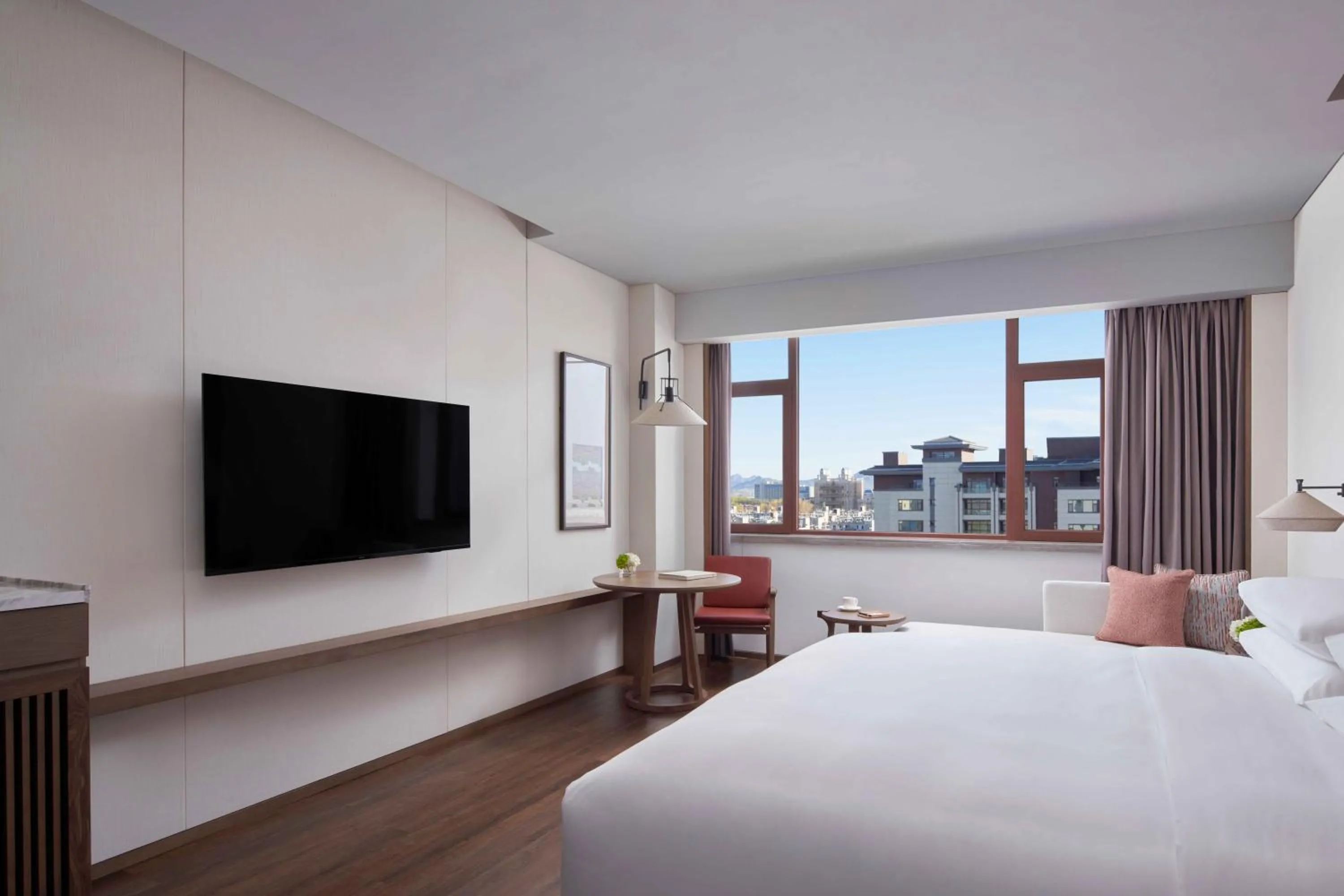 TV and multimedia, Bed in Beijing Marriott Hotel Yanqing