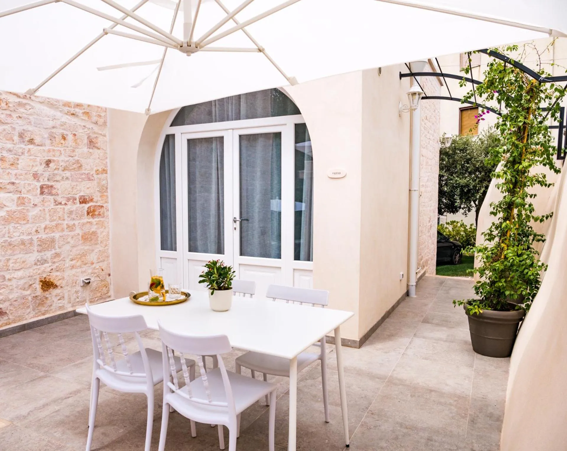 Property building in Villa Aurelia Suites and Apartments