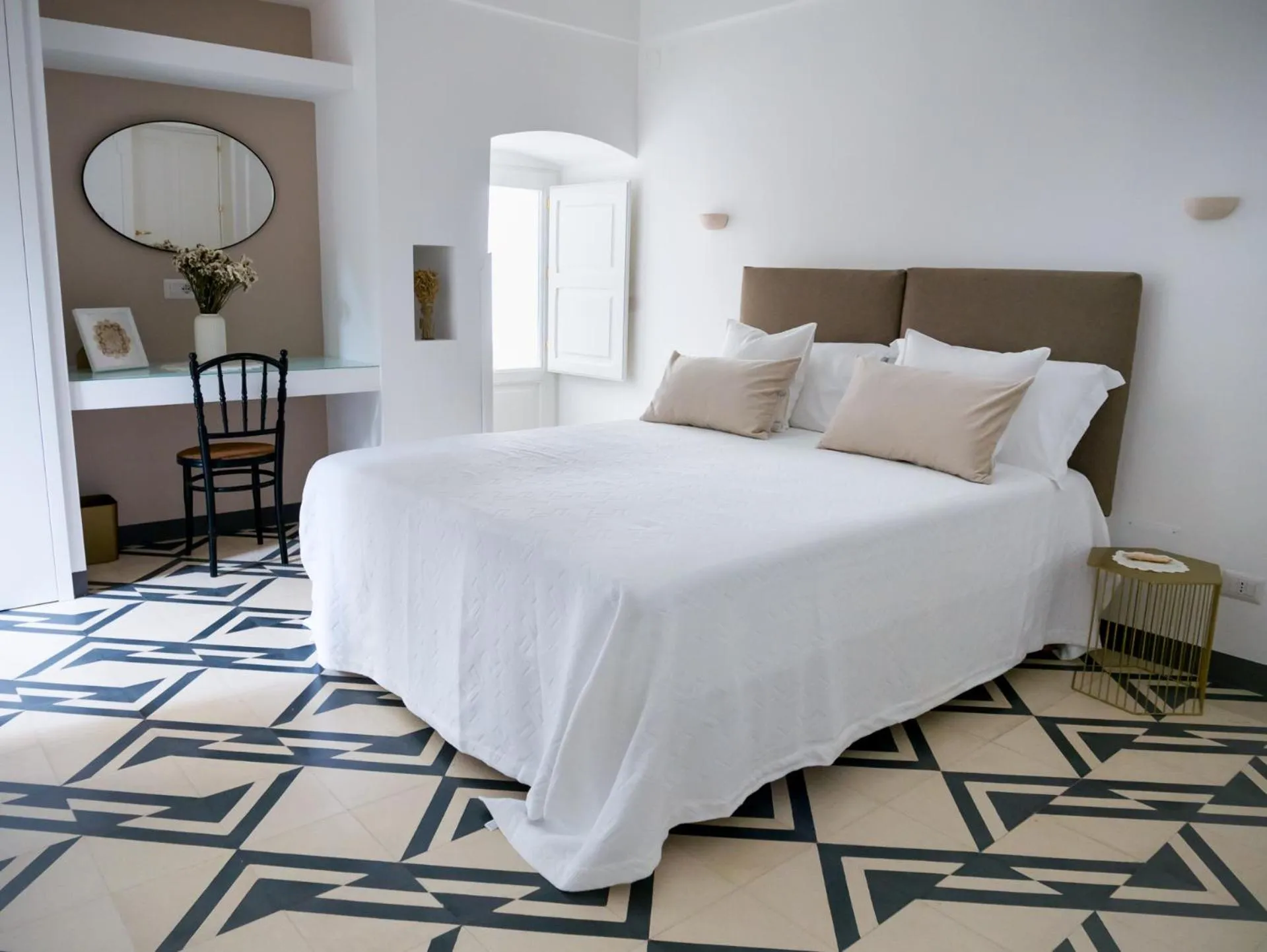 Bed in Villa Aurelia Suites and Apartments