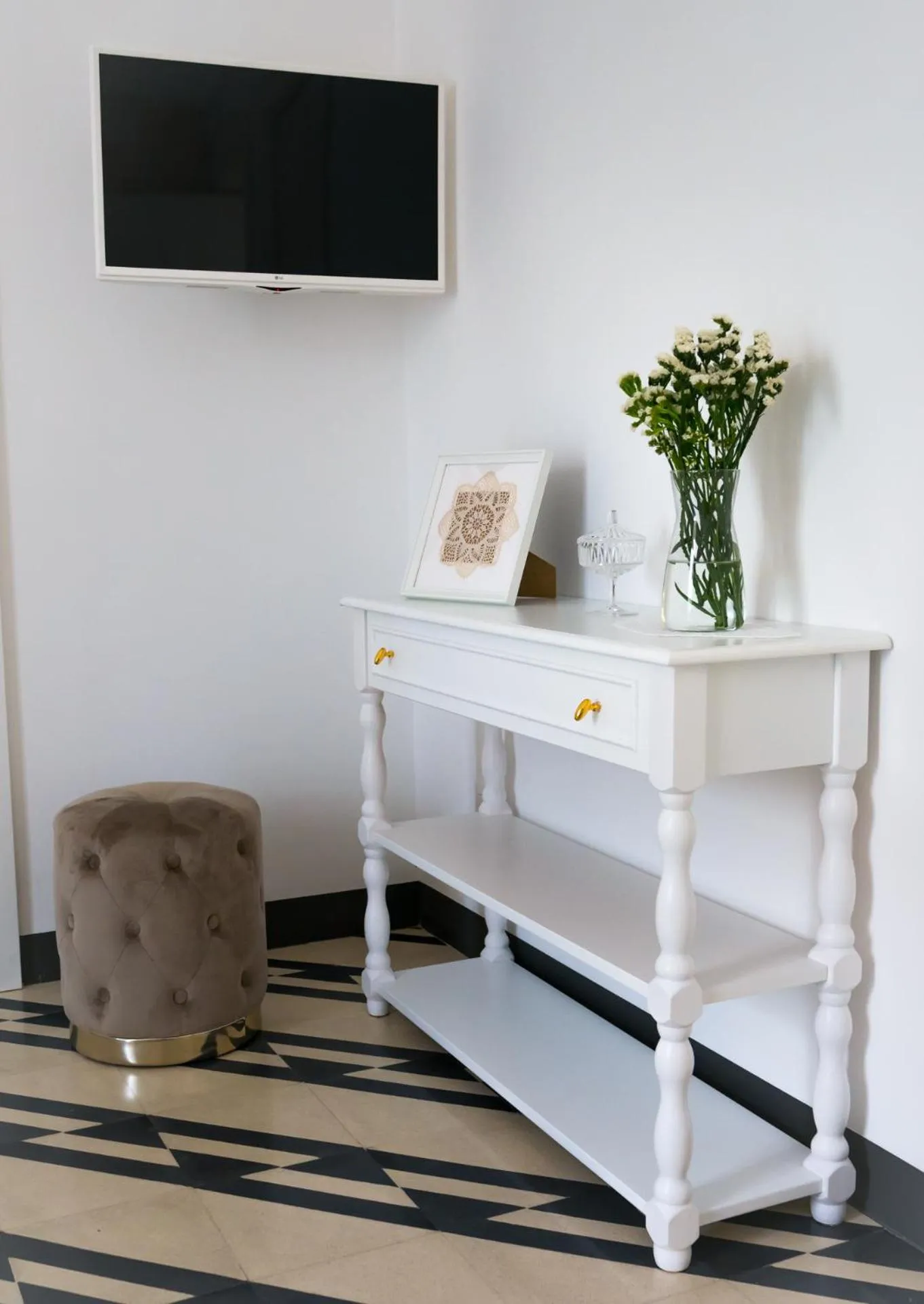 Decorative detail in Villa Aurelia Suites and Apartments