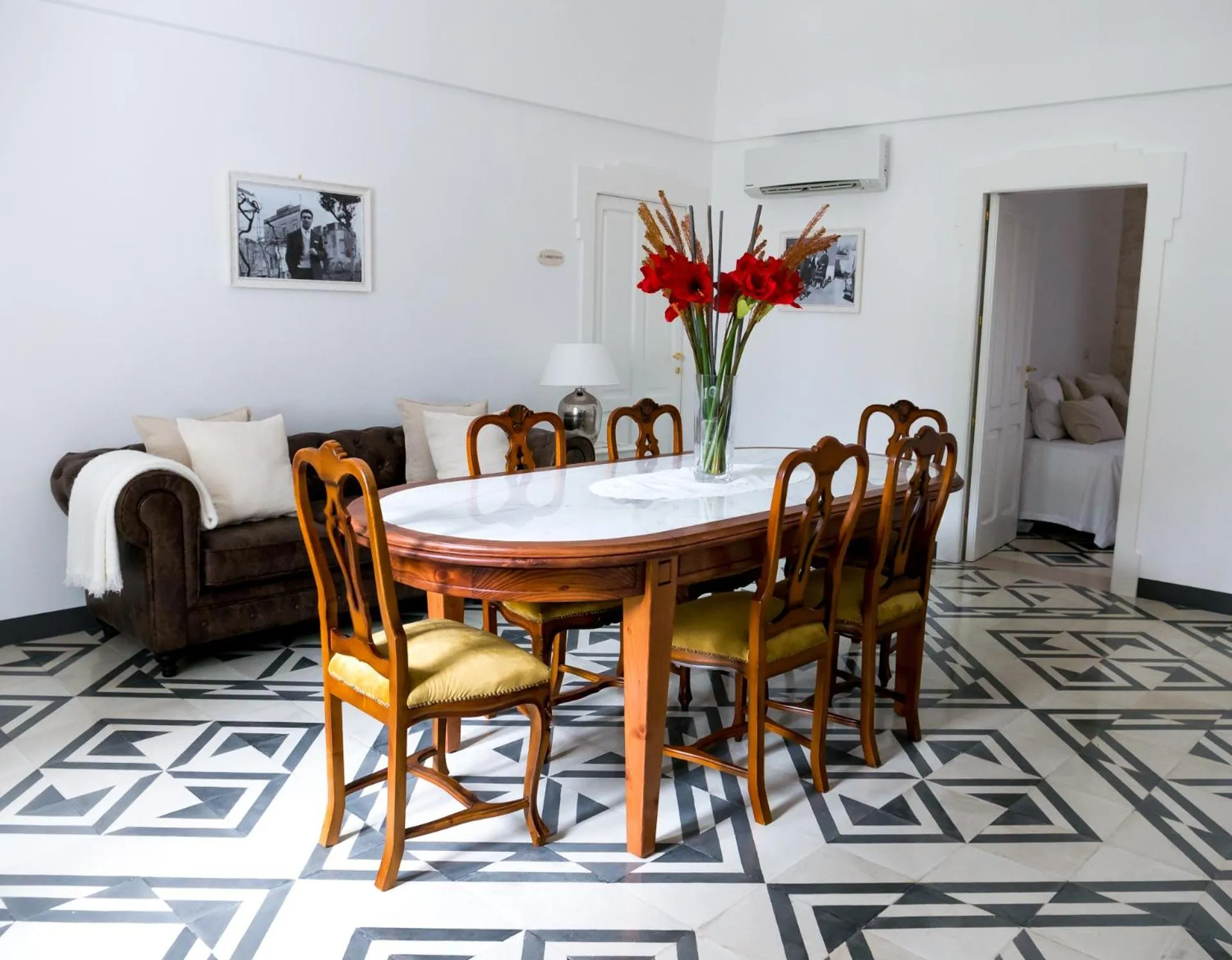 Communal lounge/ TV room in Villa Aurelia Suites and Apartments