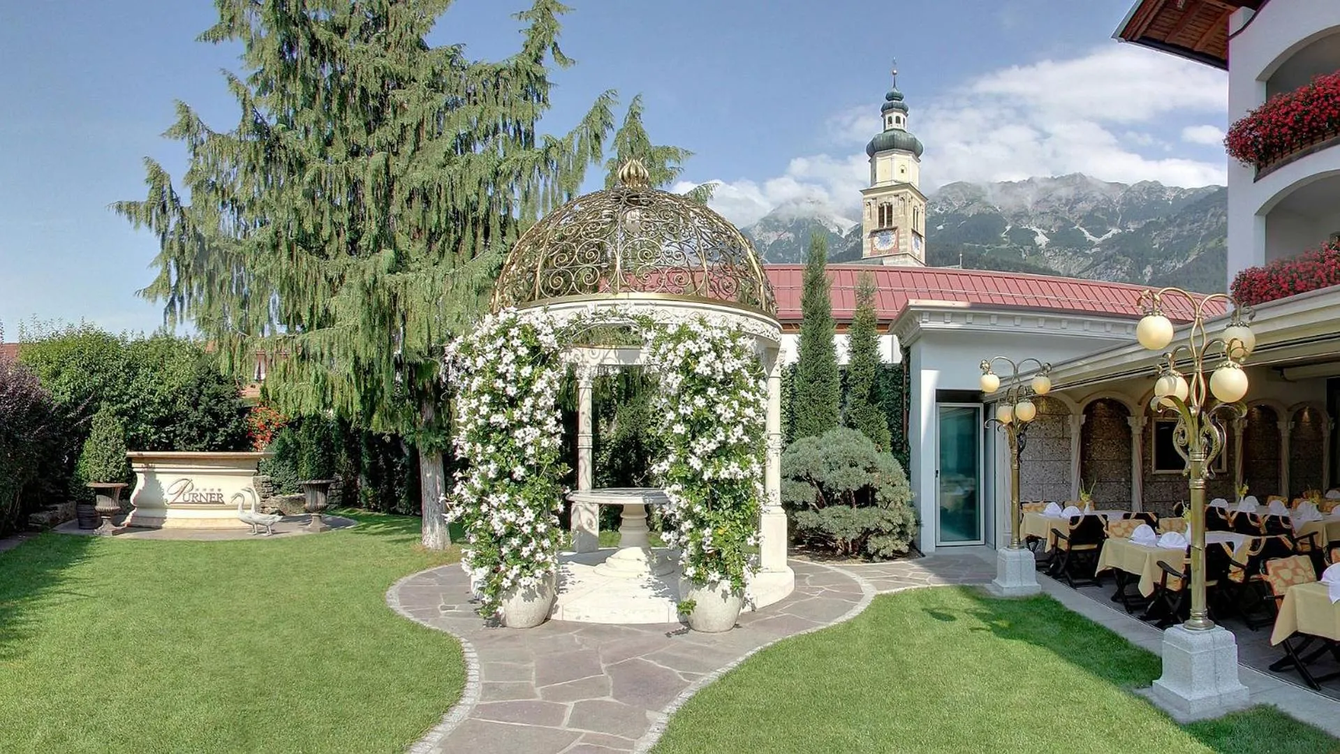 Property building in Hotel Purner