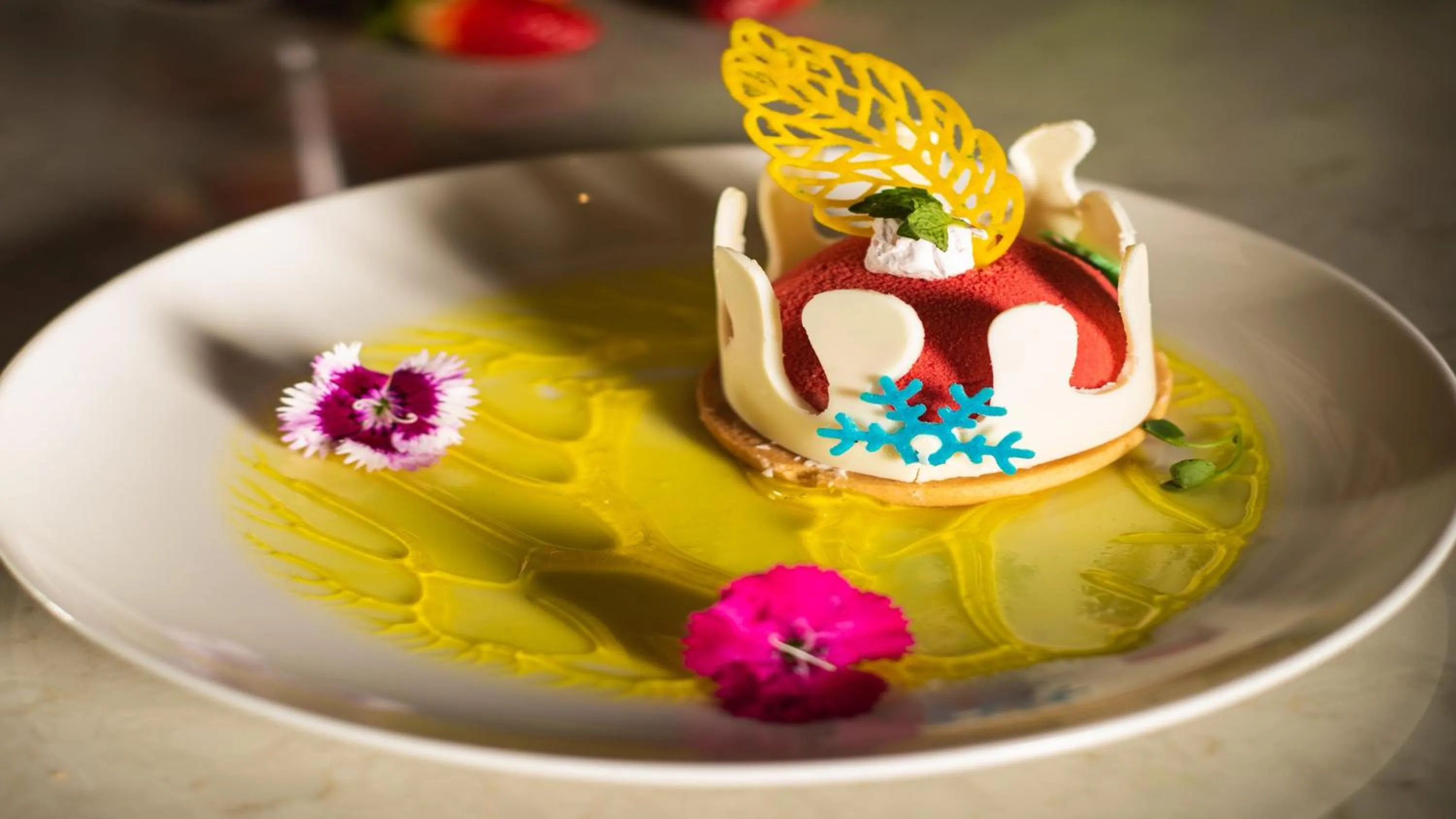 Restaurant/places to eat in Holiday Inn New Delhi Aerocity by IHG