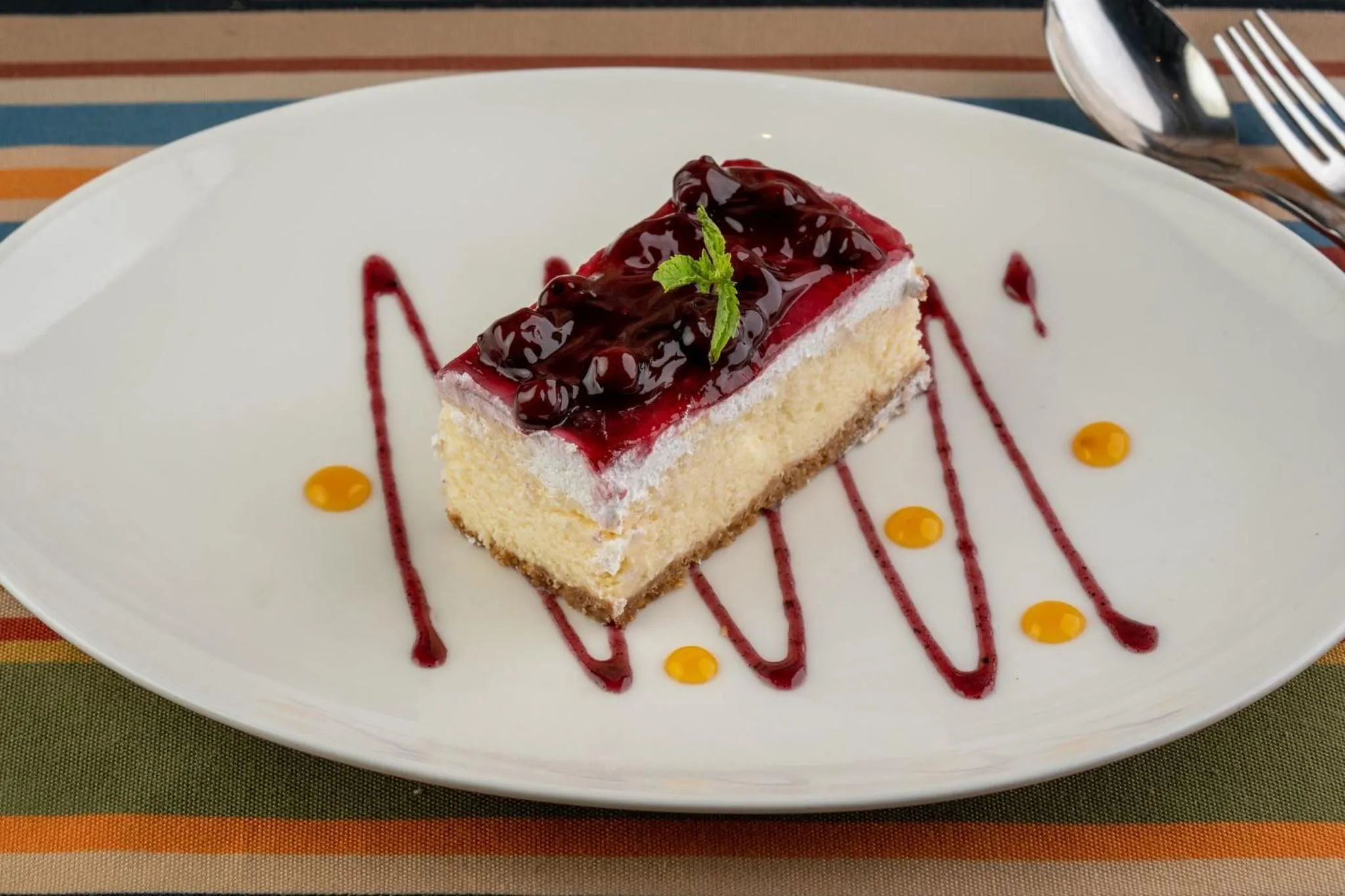 Restaurant/places to eat in Holiday Inn New Delhi Aerocity by IHG