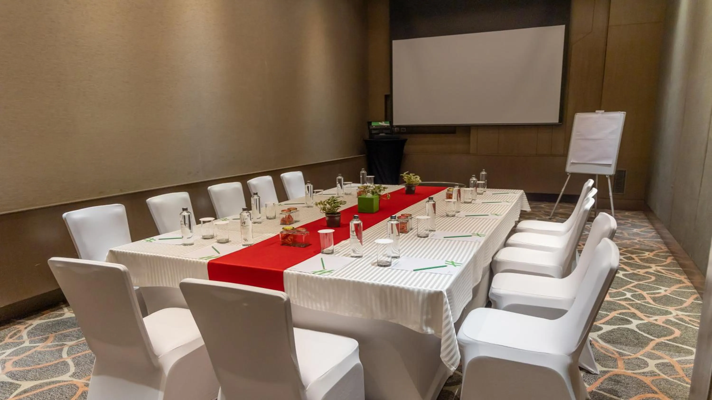 Meeting/conference room in Holiday Inn New Delhi Aerocity by IHG