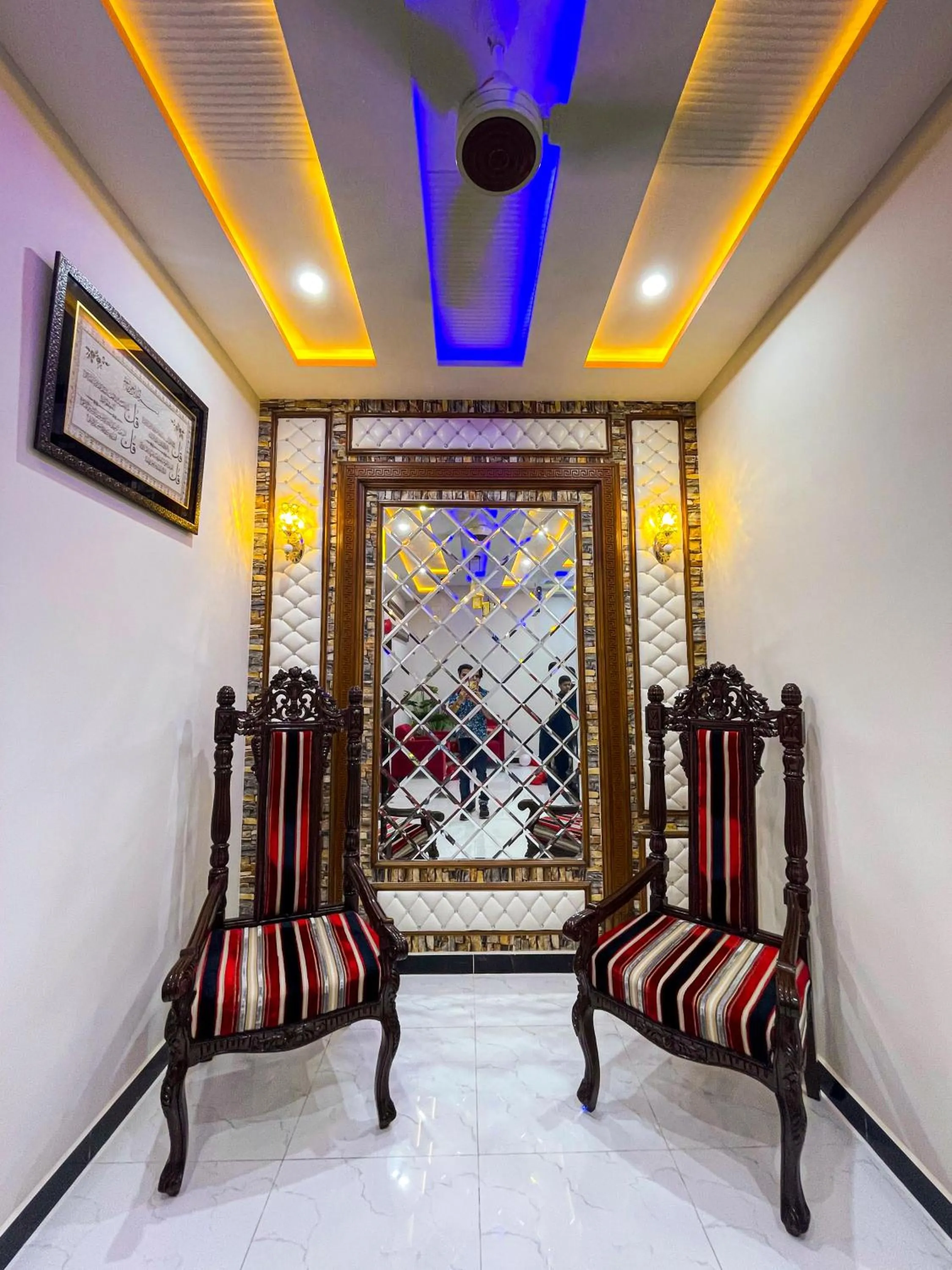 Seating area in Horizon Hotel