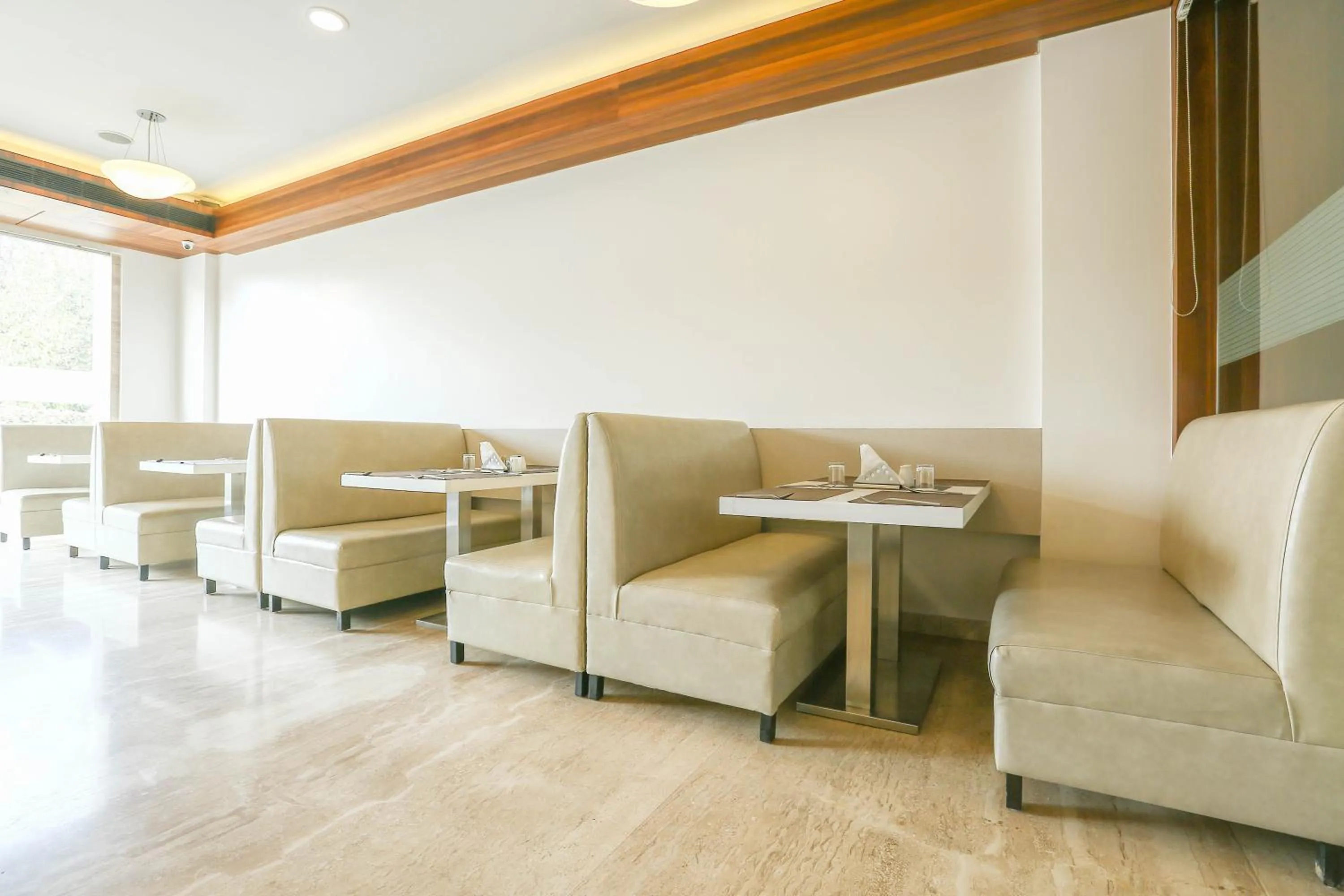 Restaurant/places to eat in Treebo Premium Eden Residency Near Sec 29