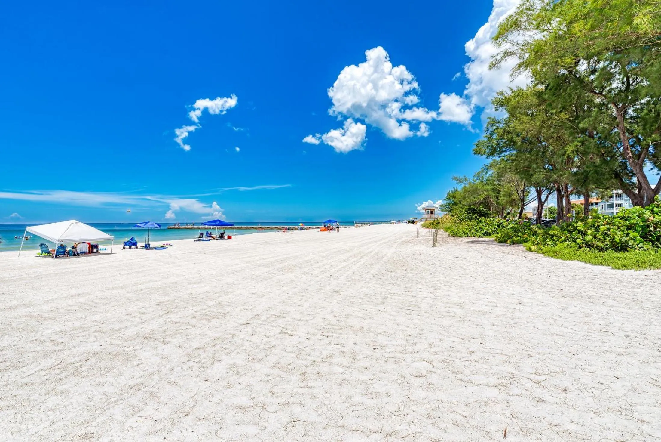 Property building in Ami Lighthouse Cottage-One Minute Walk To The Beach-Keyless Locks