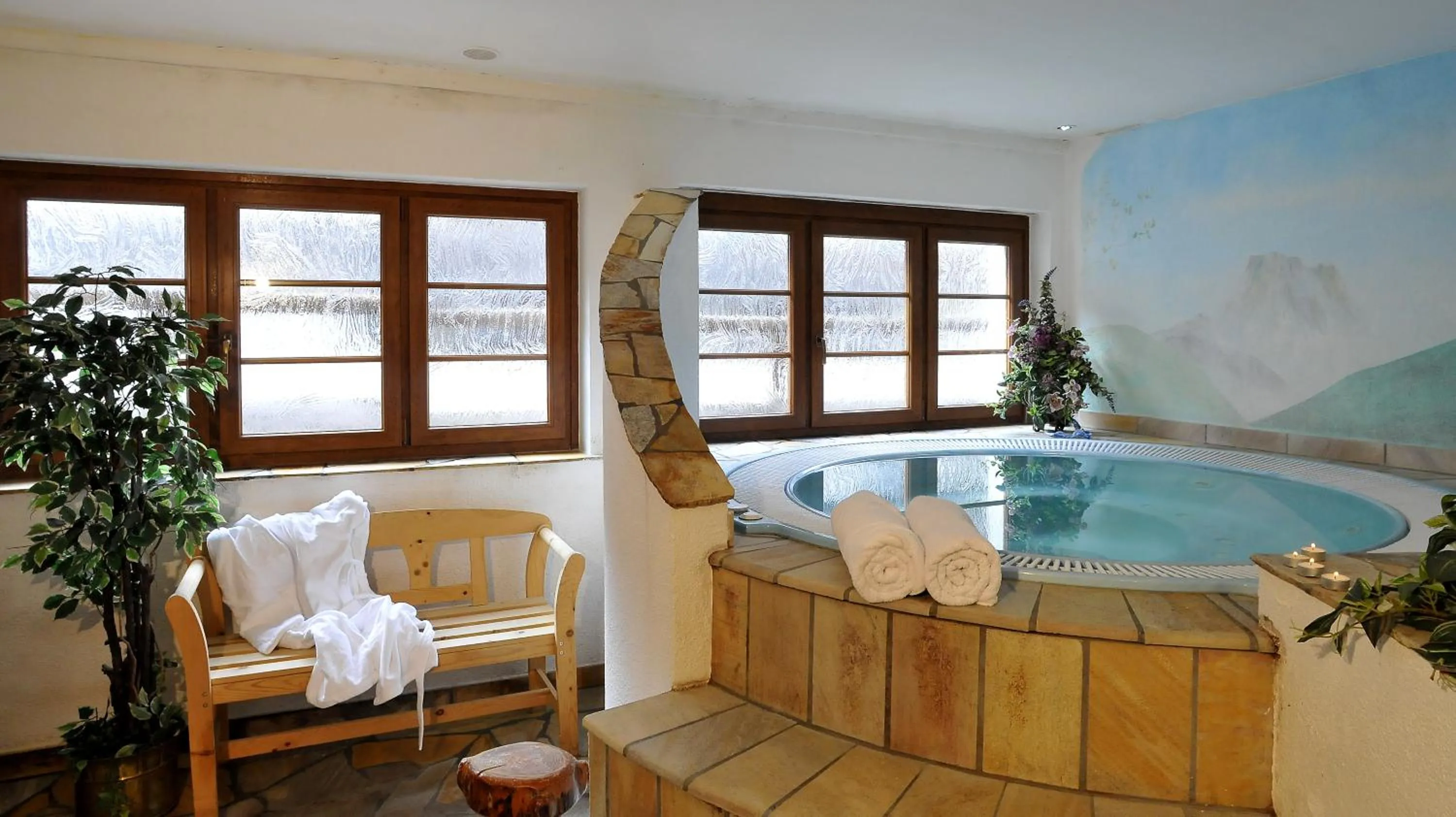 Swimming pool in Hotel Rosalpina