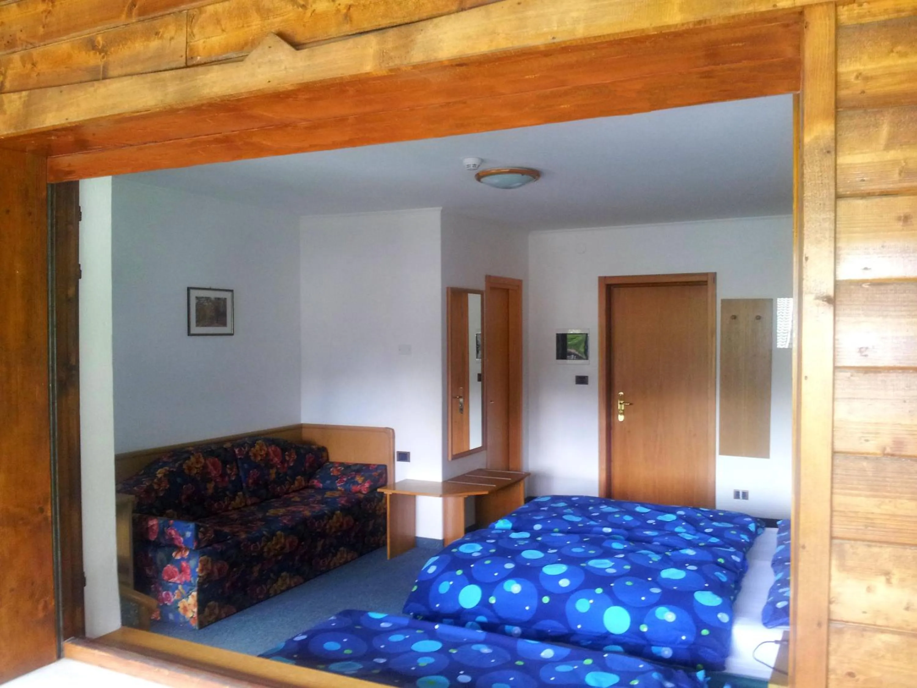 Bathroom, Bed in Hotel Rosalpina