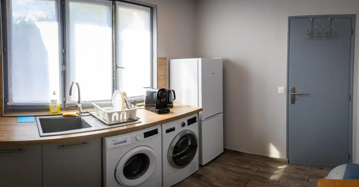 Coffee/tea facilities in Résidence Hera Paris Orly Aéroport Coffee/tea facilities in Résidence Hera Paris Orly Aéroport