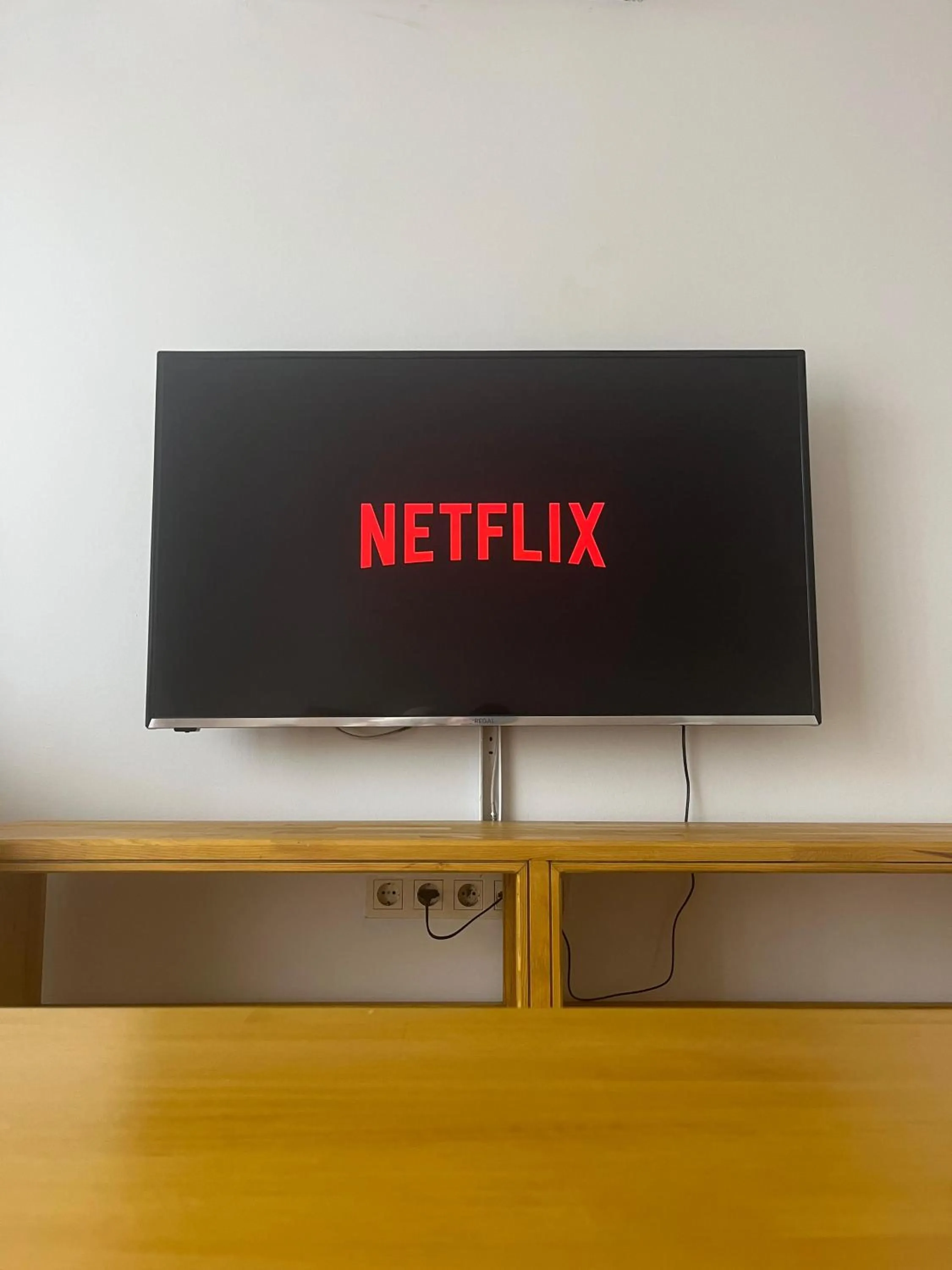 TV and multimedia in Old Town Deluxe Flats