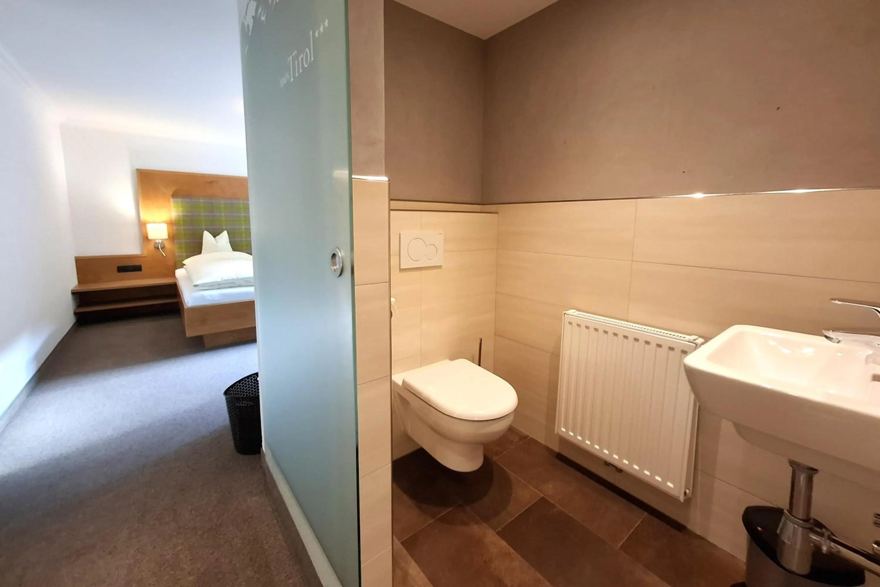 Toilet, Bed in Haus Tirol