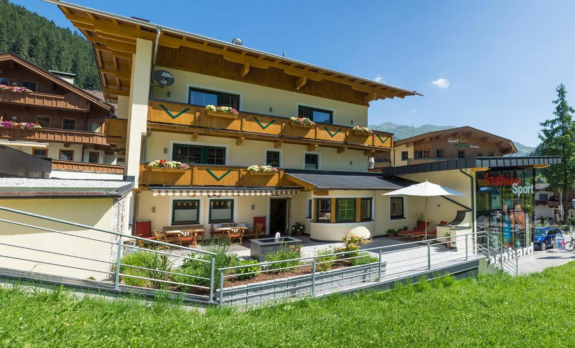 Facade/entrance in Haus Tirol