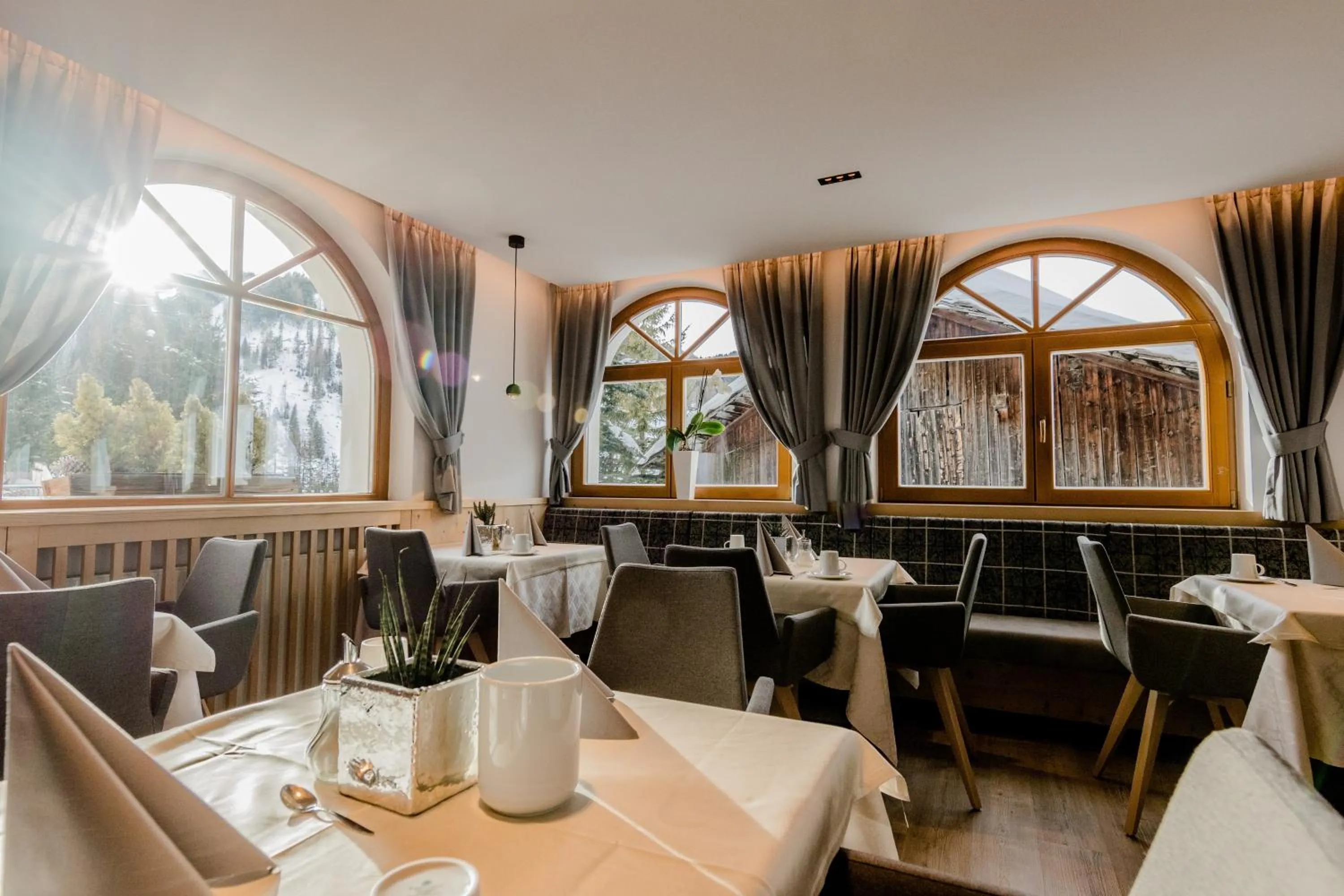 Lounge or bar in Villa Flora Mountain Lodges