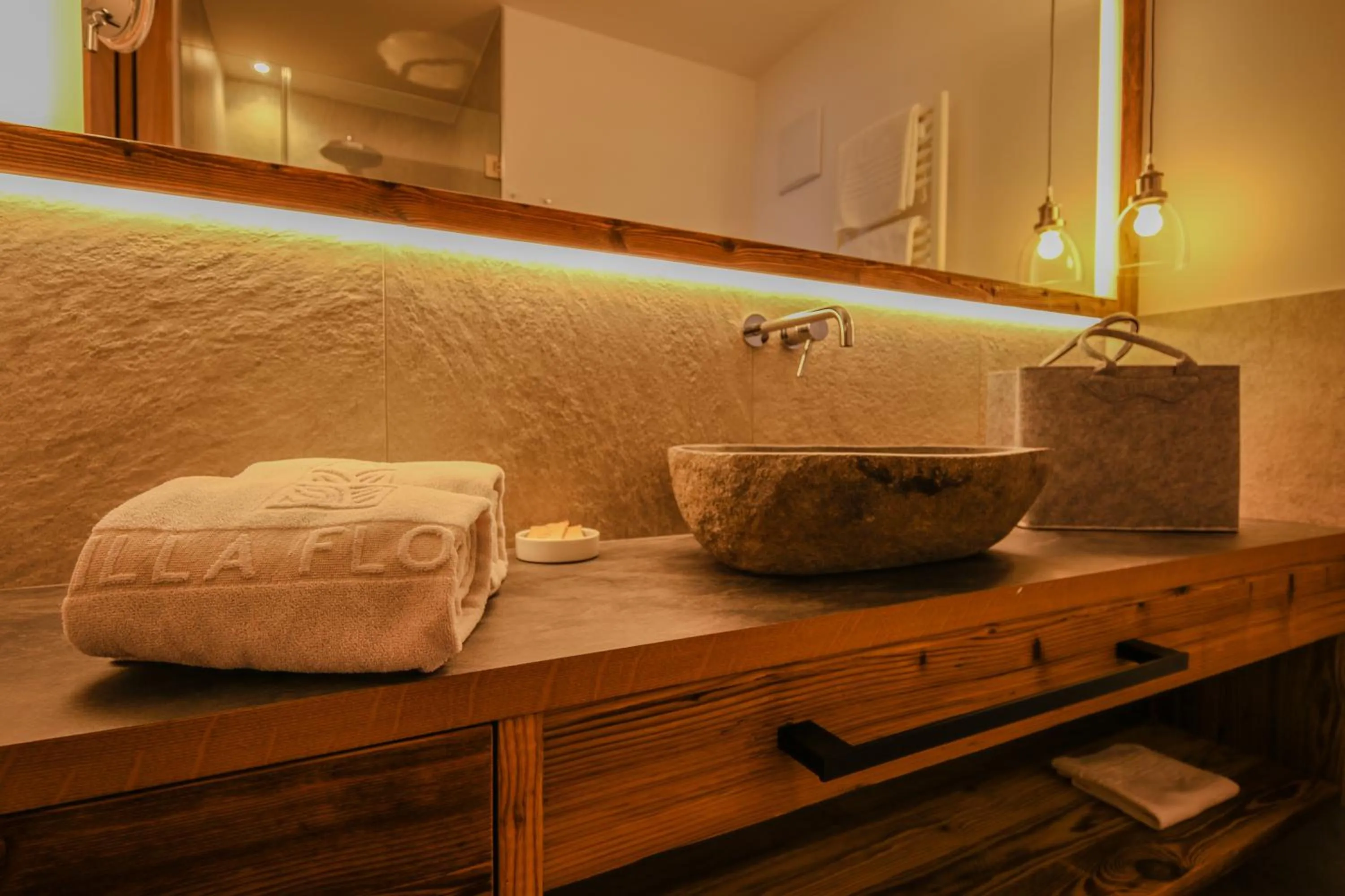 Bathroom in Villa Flora Mountain Lodges