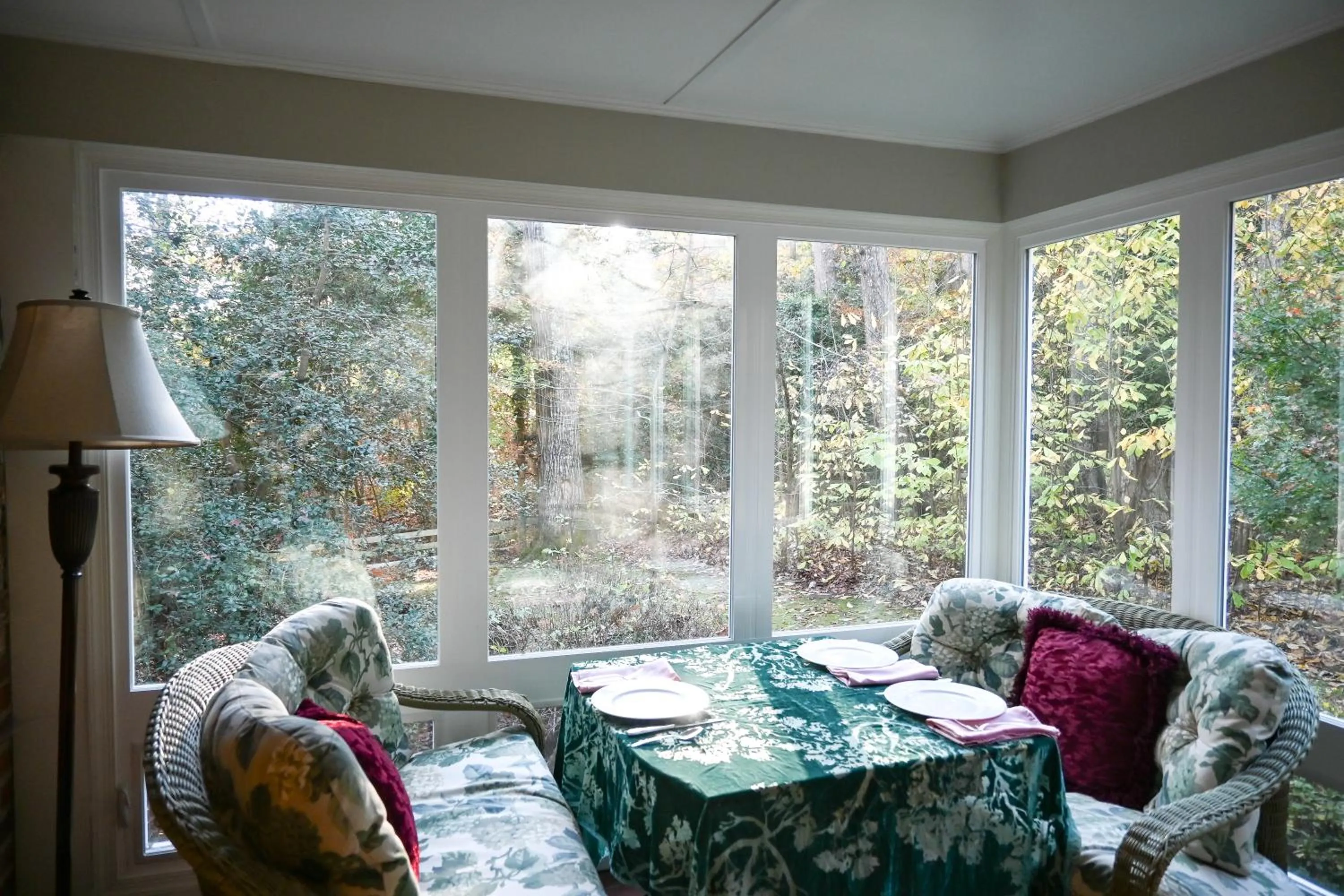 Dining area in Colonial Gardens B & B