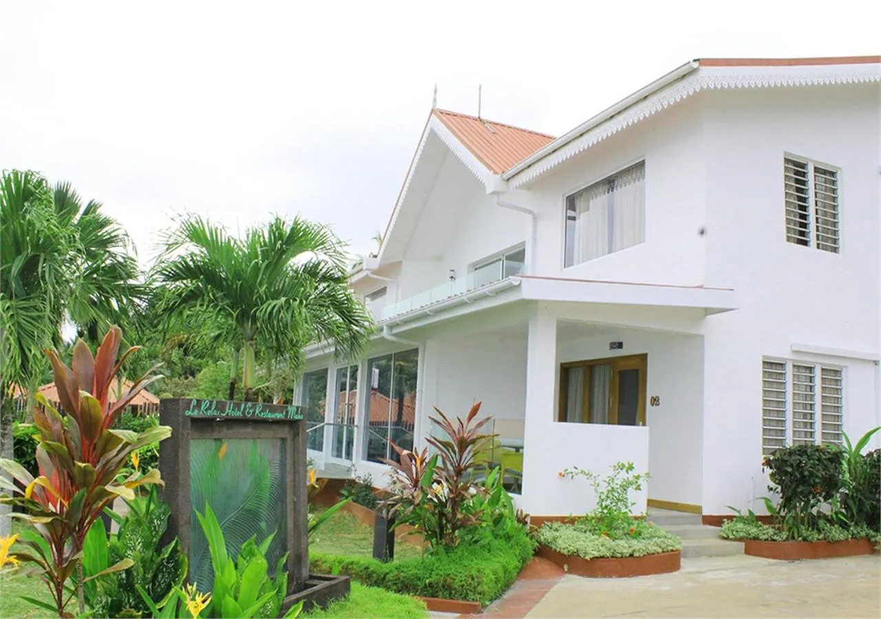 Property building in Le Relax Hotel and Restaurant