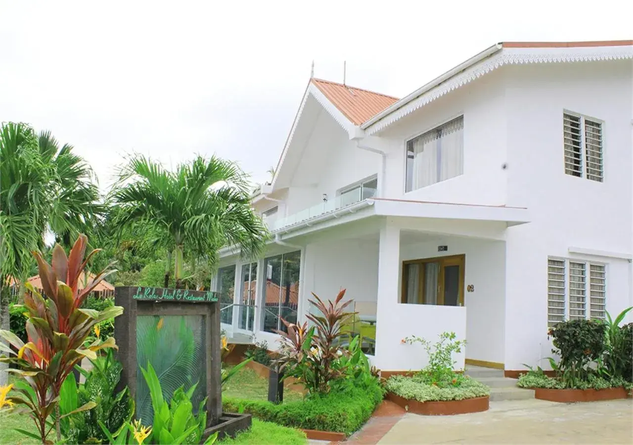 Property building in Le Relax Hotel and Restaurant Property building in Le Relax Hotel and Restaurant