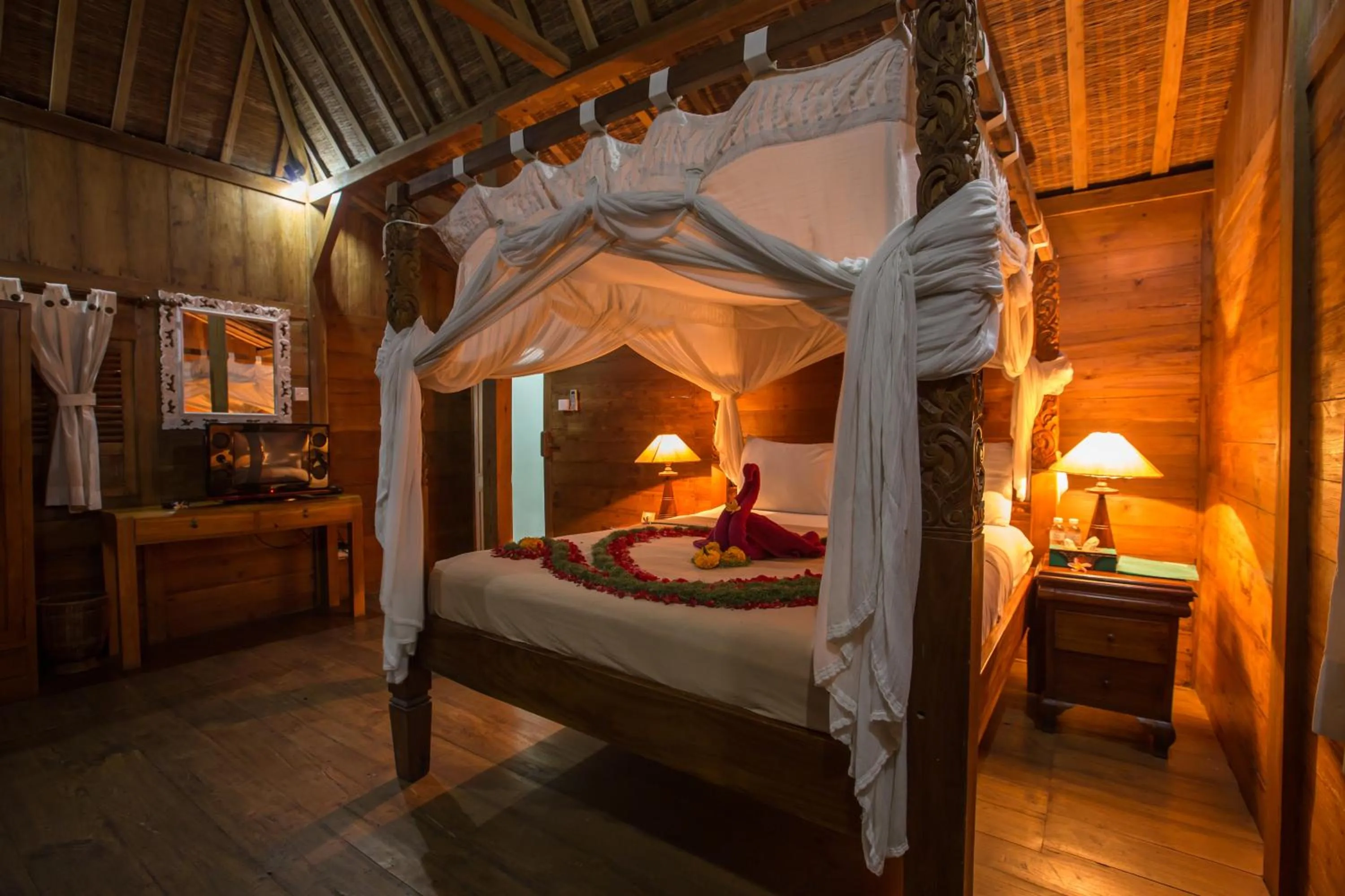 Bed in Villa Mandi Resort