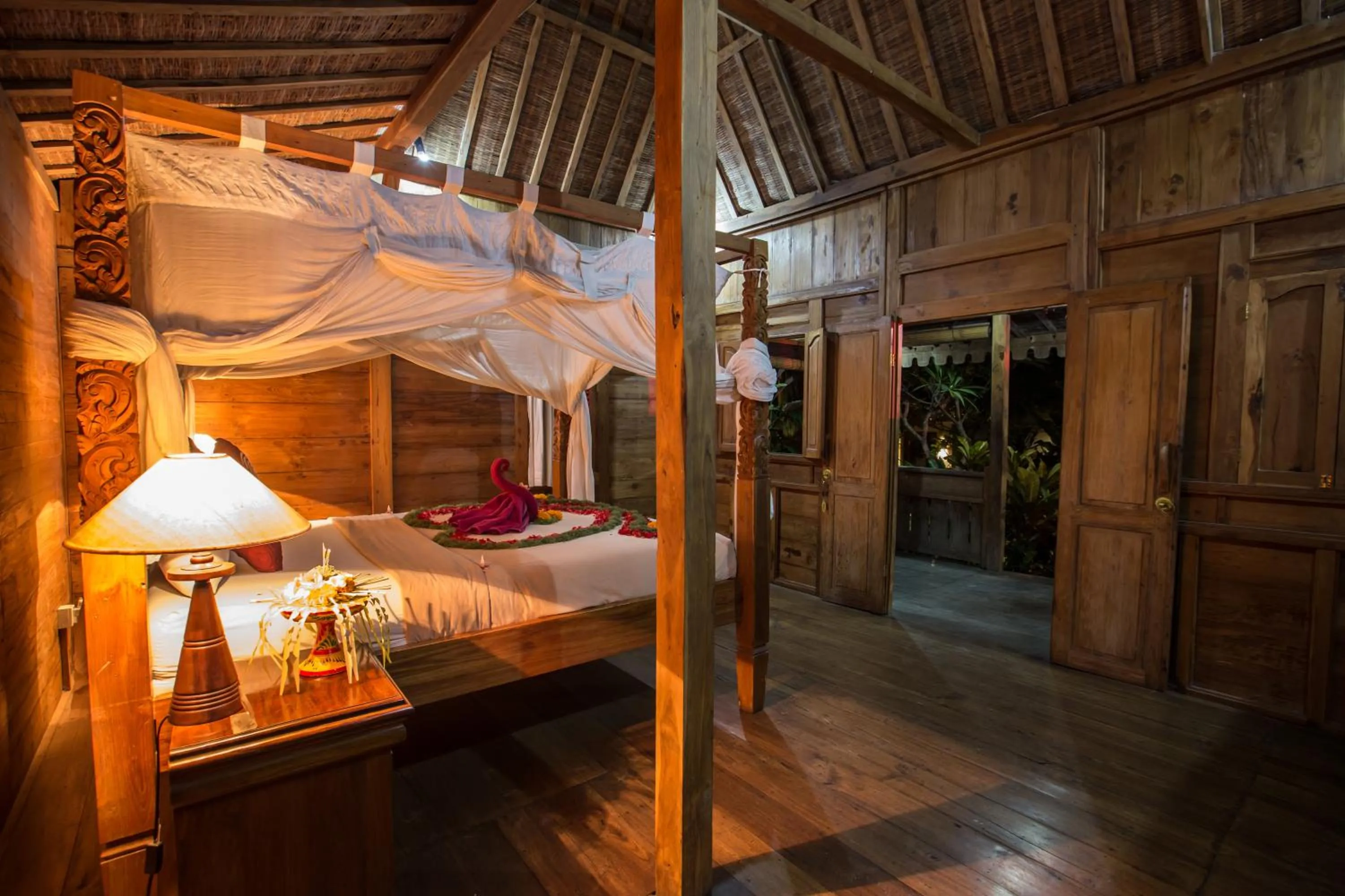 Bed in Villa Mandi Resort