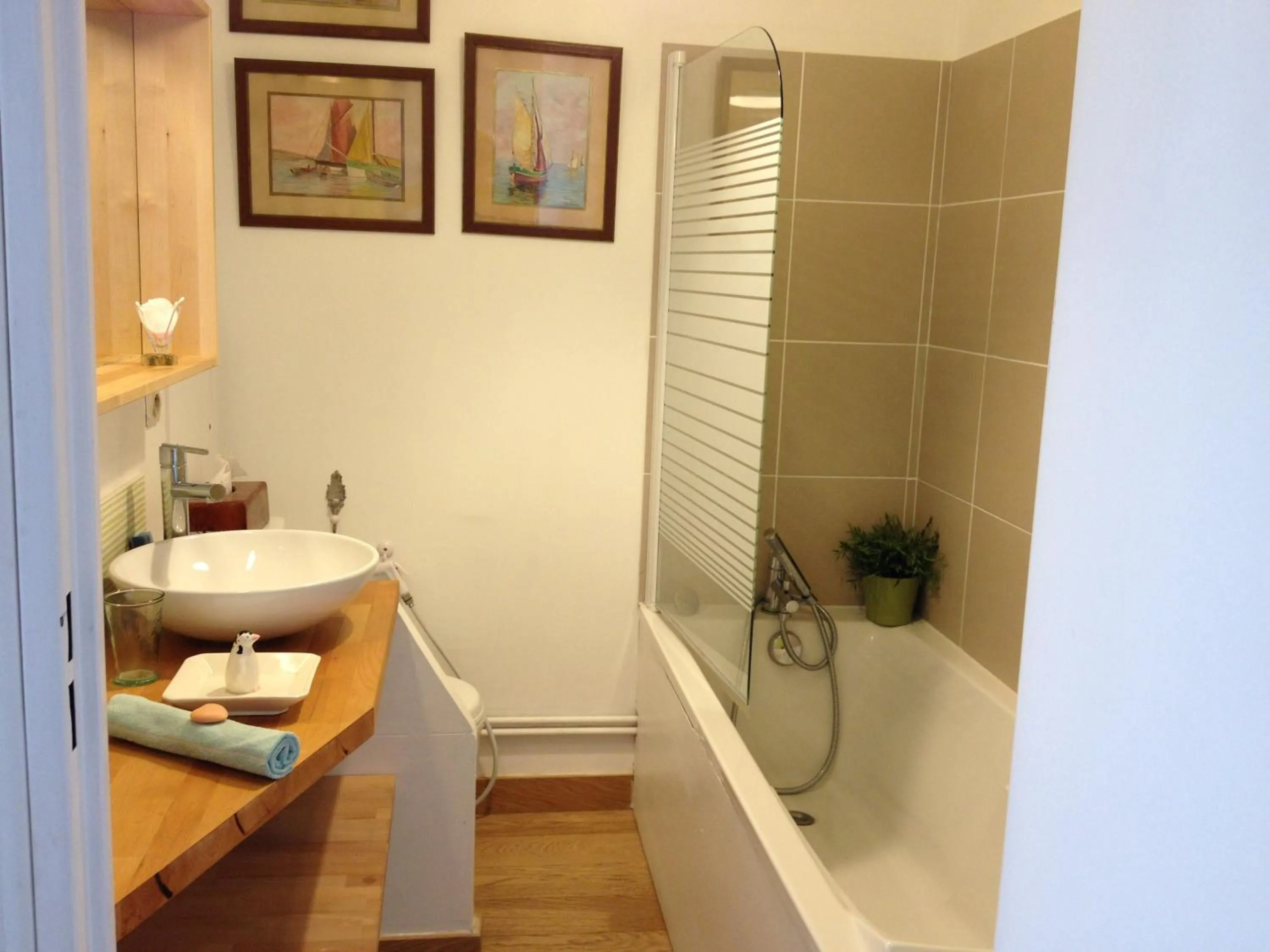 Bathroom in La Petite Maison
