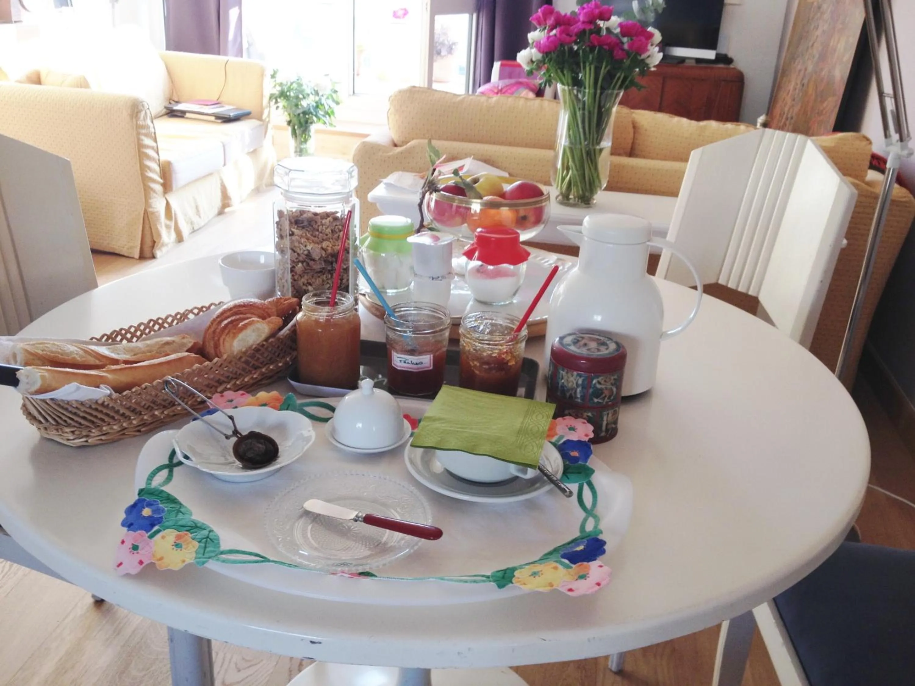 Continental breakfast in La Petite Maison