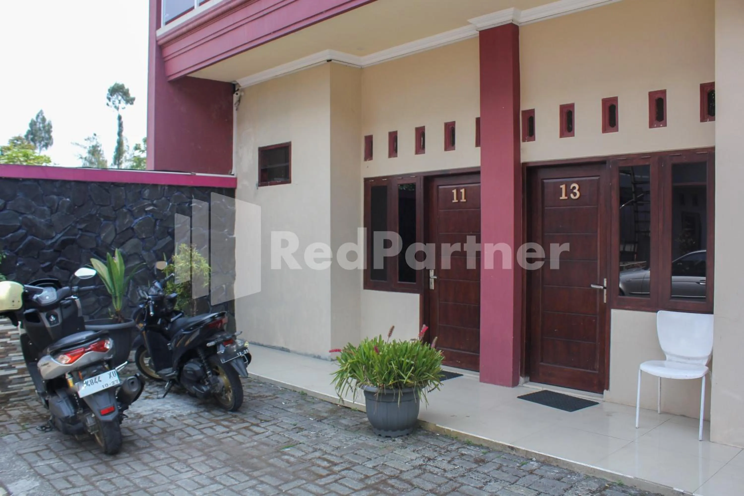 Property building in Hotel Baby Angel Dieng Mitra RedDoorz