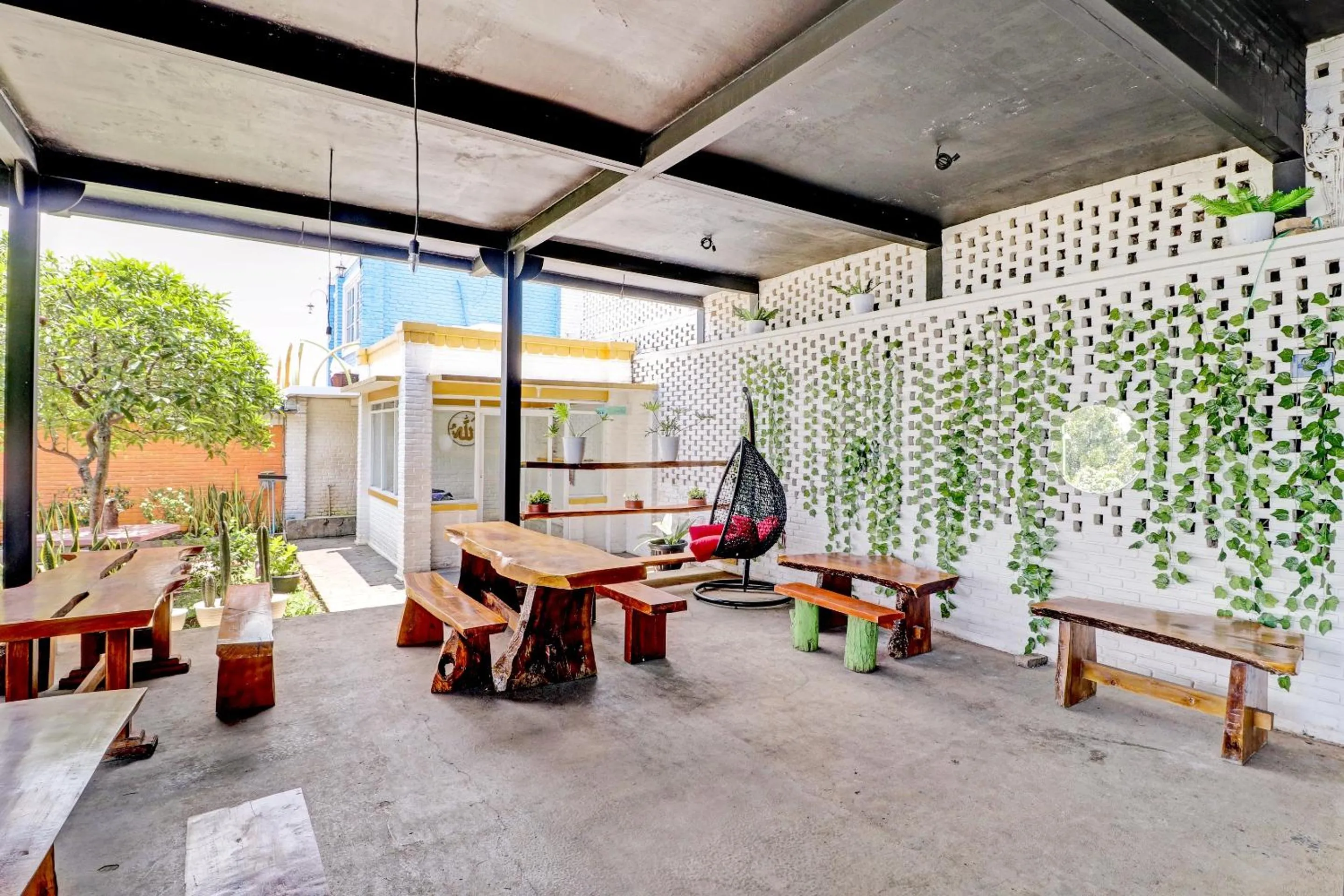 Restaurant/places to eat in Collection O 90617 Rumah Oma Opa Syariah