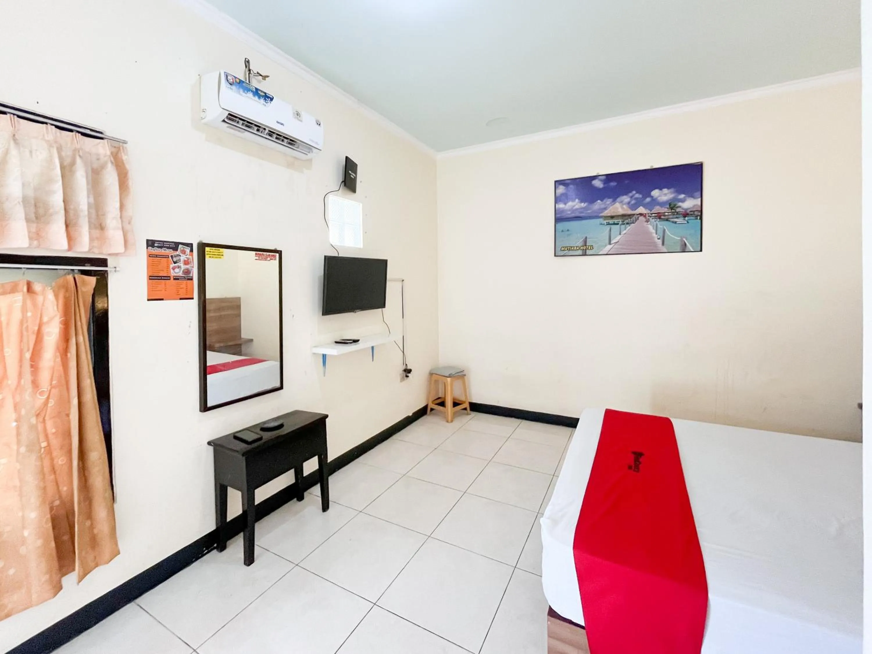 Bedroom in RedDoorz at Hotel Mutiara Ponorogo