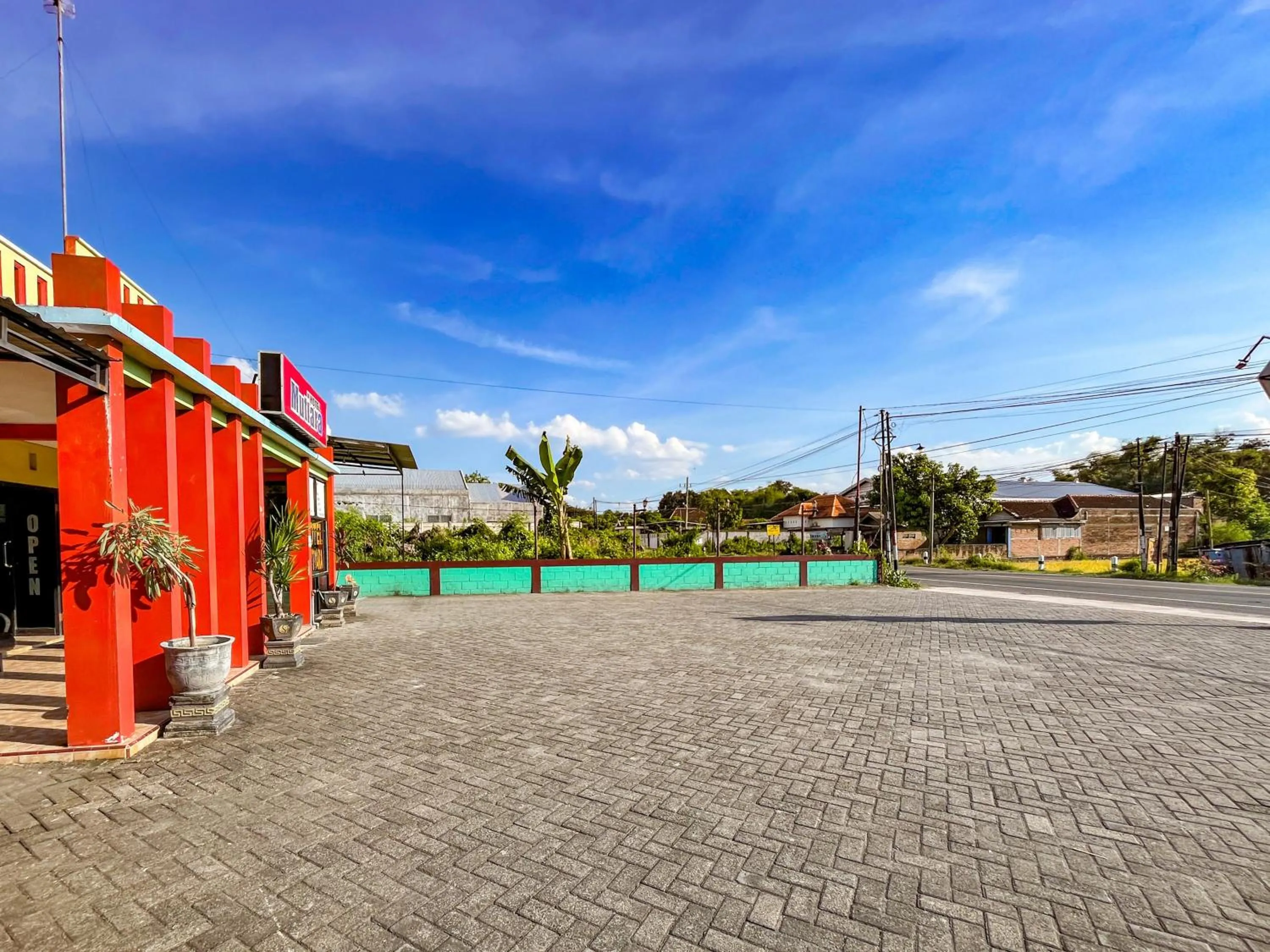 Parking in RedDoorz at Hotel Mutiara Ponorogo