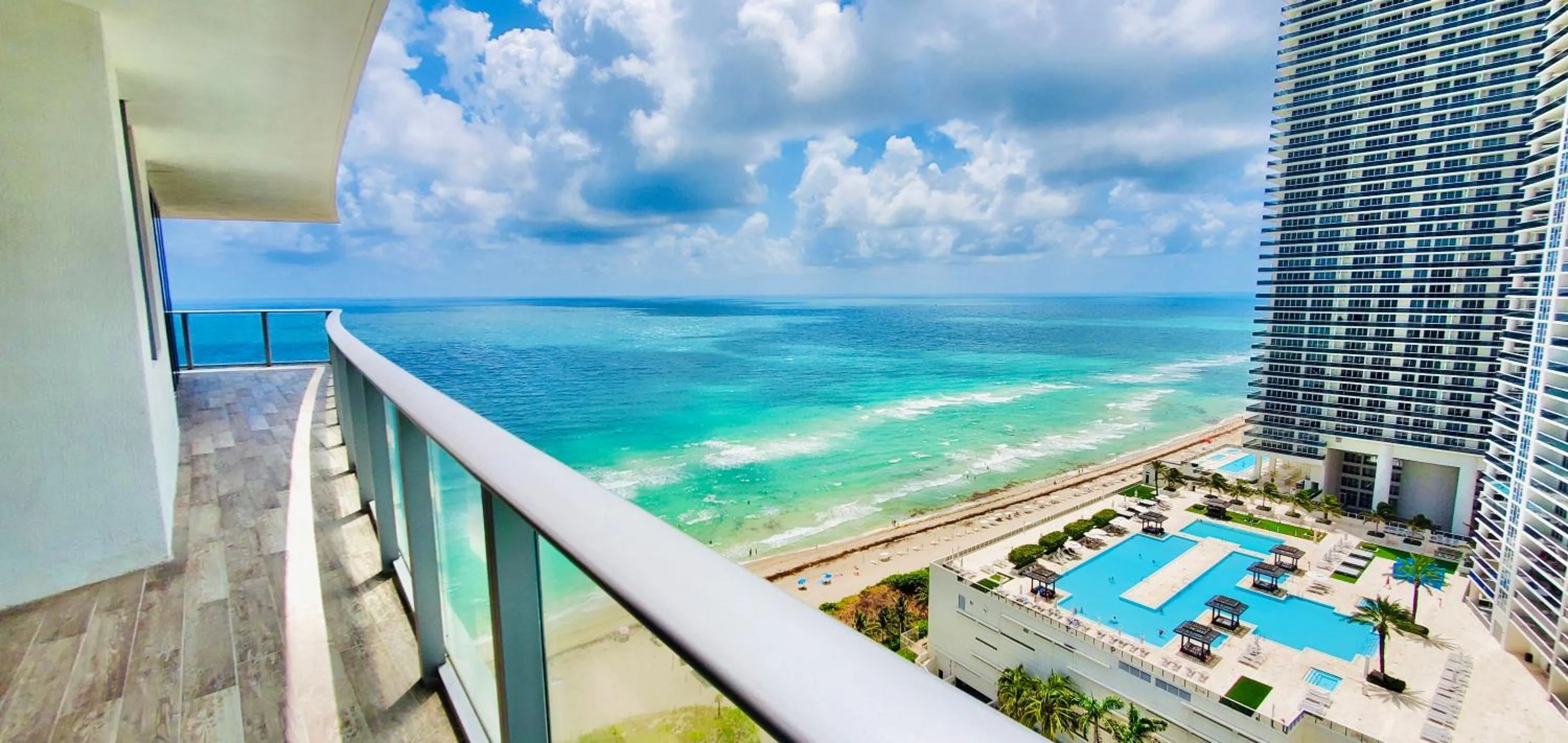 Balcony/Terrace in Million Dollar View at Hyde Resort And Residences