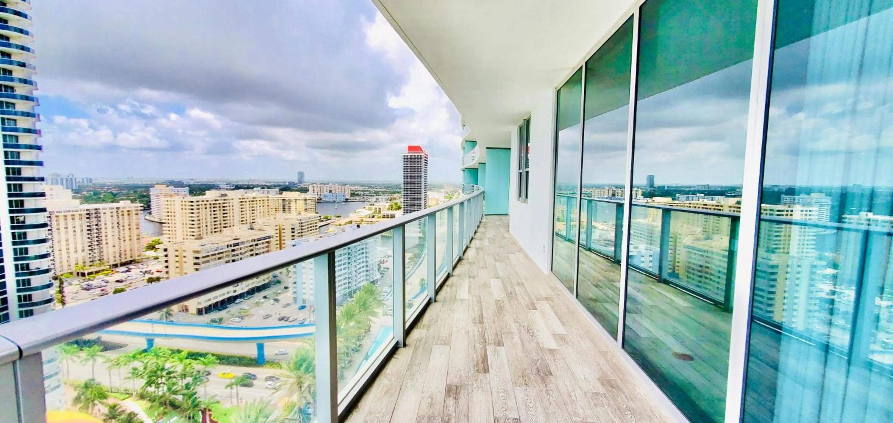 Balcony/Terrace in Million Dollar View at Hyde Resort And Residences