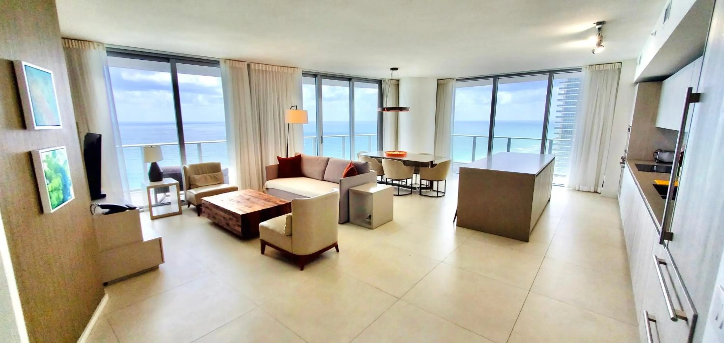 Living room in Million Dollar View at Hyde Resort And Residences