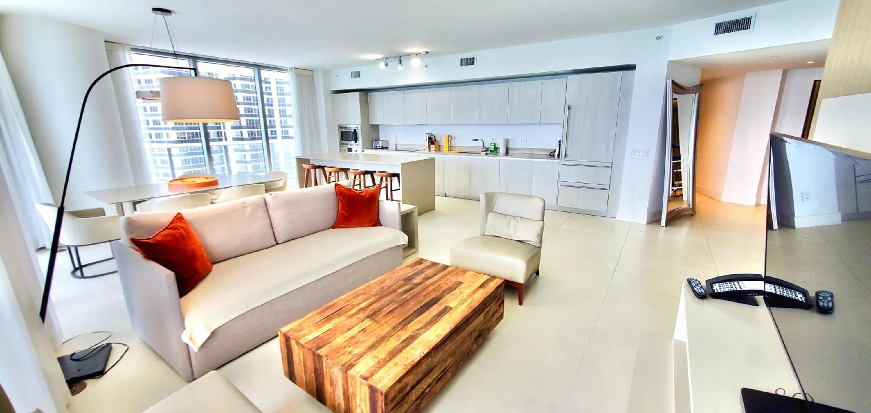 Living room in Million Dollar View at Hyde Resort And Residences