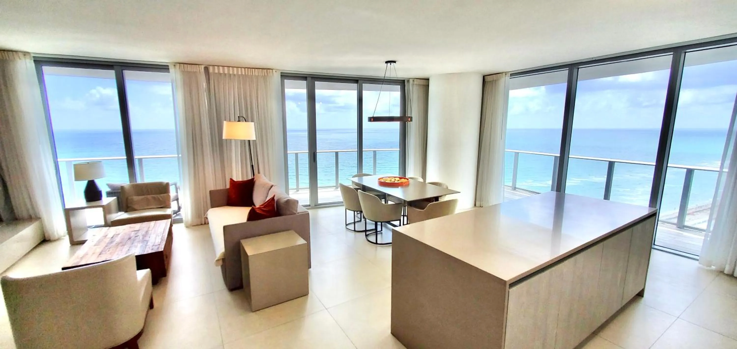 Living room in Million Dollar View at Hyde Resort And Residences