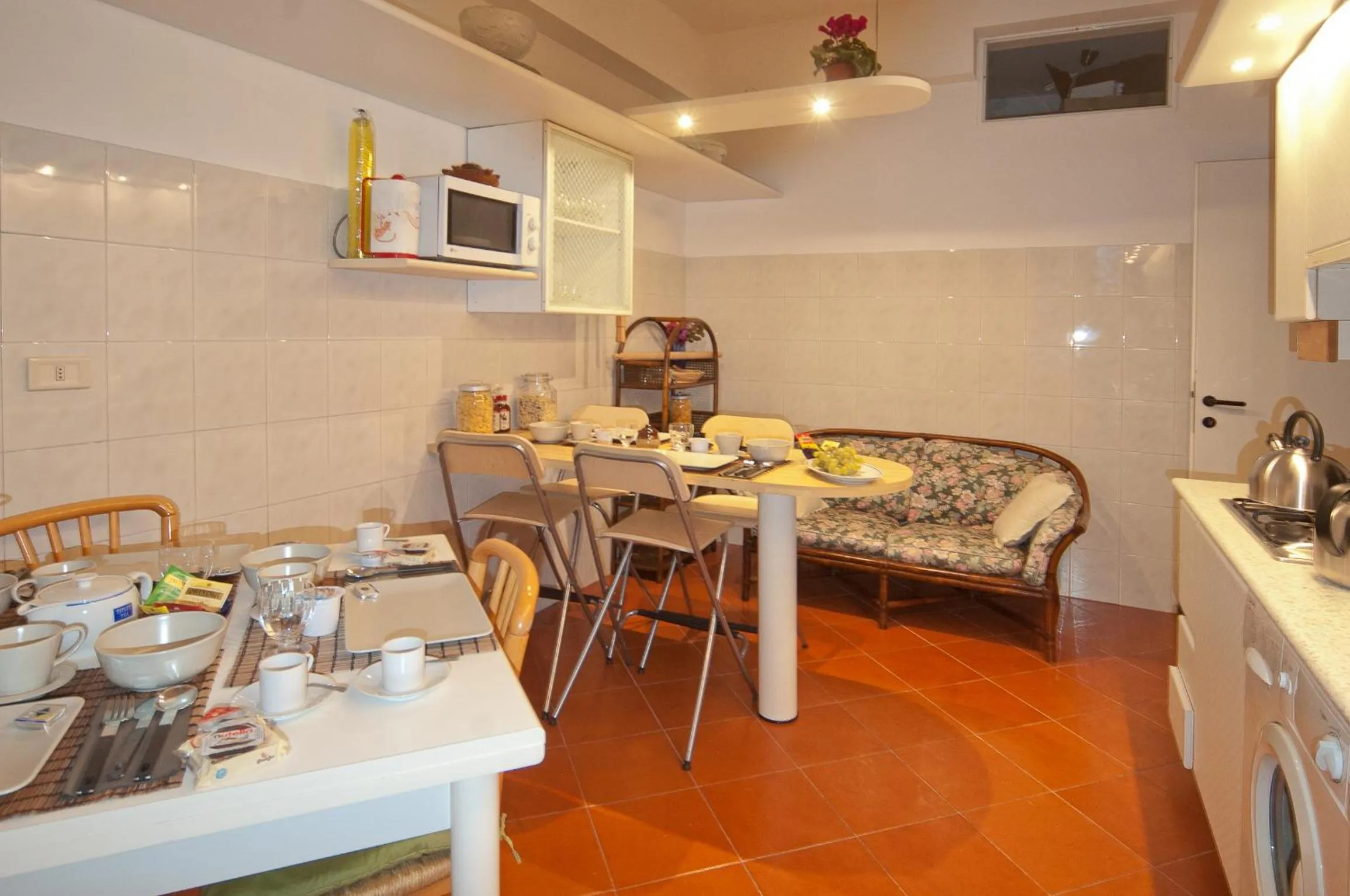 Continental breakfast in Light of Rome