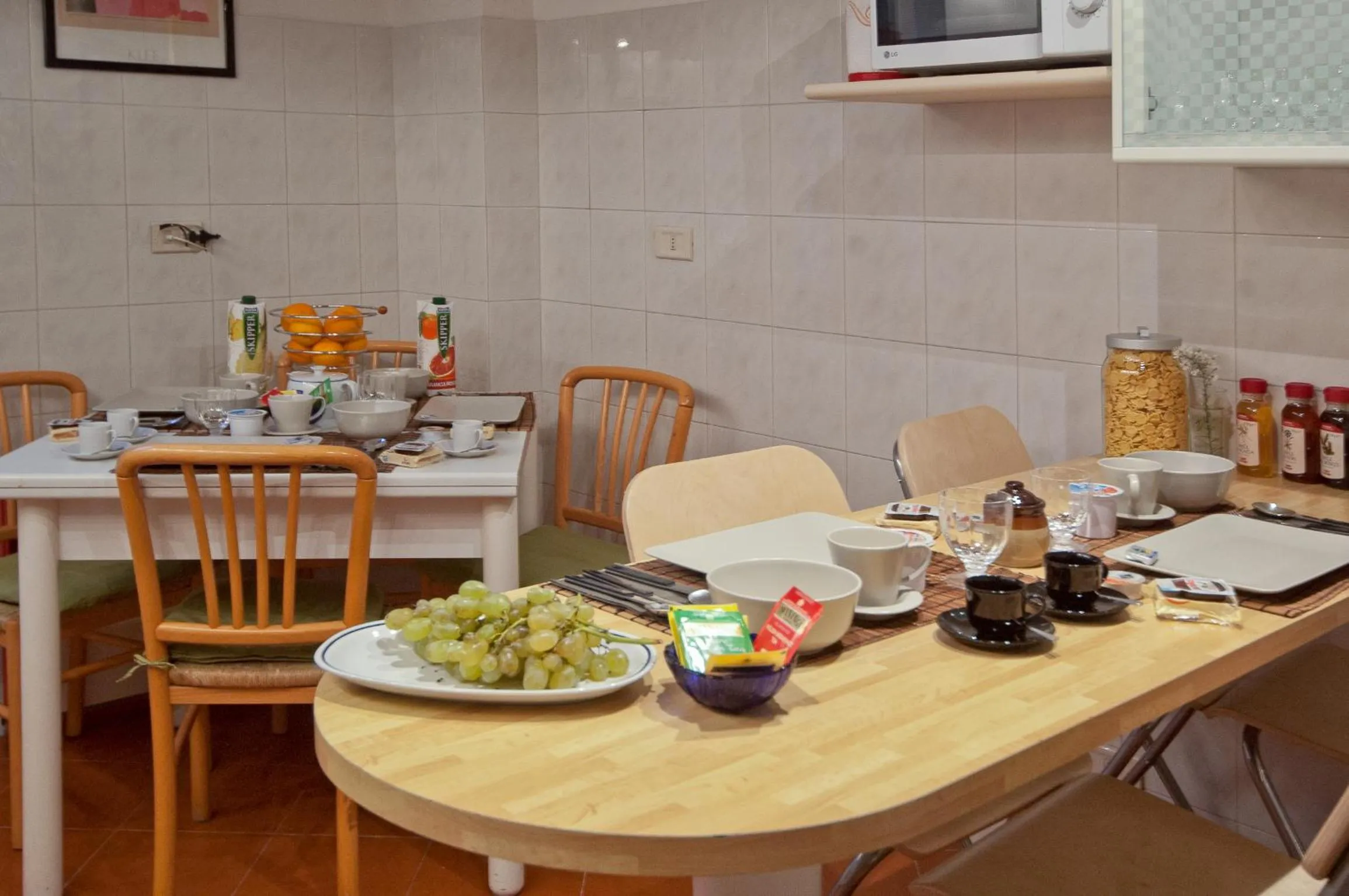 Continental breakfast in Light of Rome