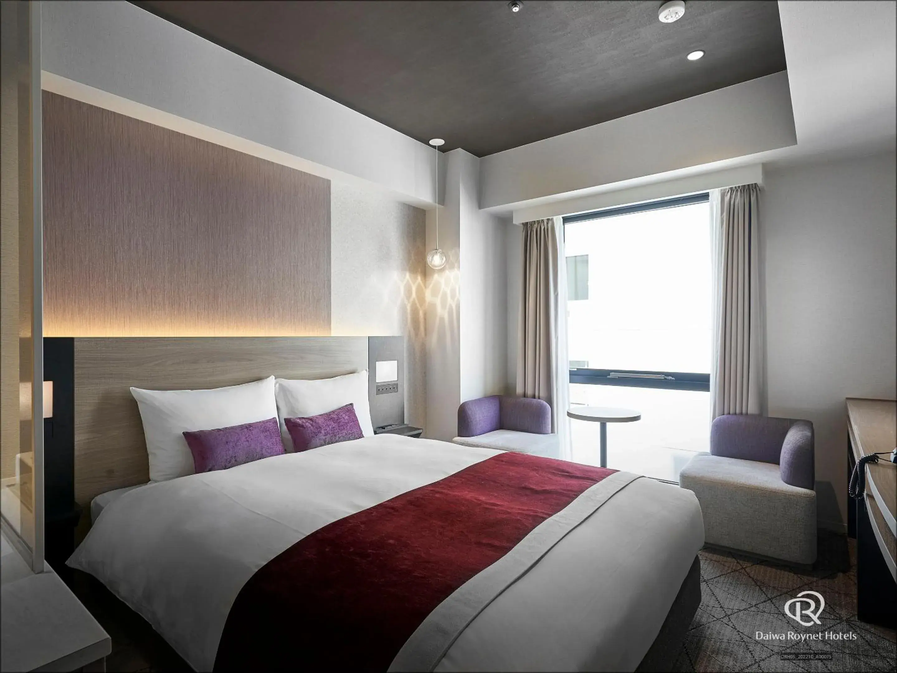 Photo of the whole room, Bed in Daiwa Roynet Hotel Osaka Sakaisuji Honmachi PREMIER Photo of the whole room, Bed in Daiwa Roynet Hotel Osaka Sakaisuji Honmachi PREMIER