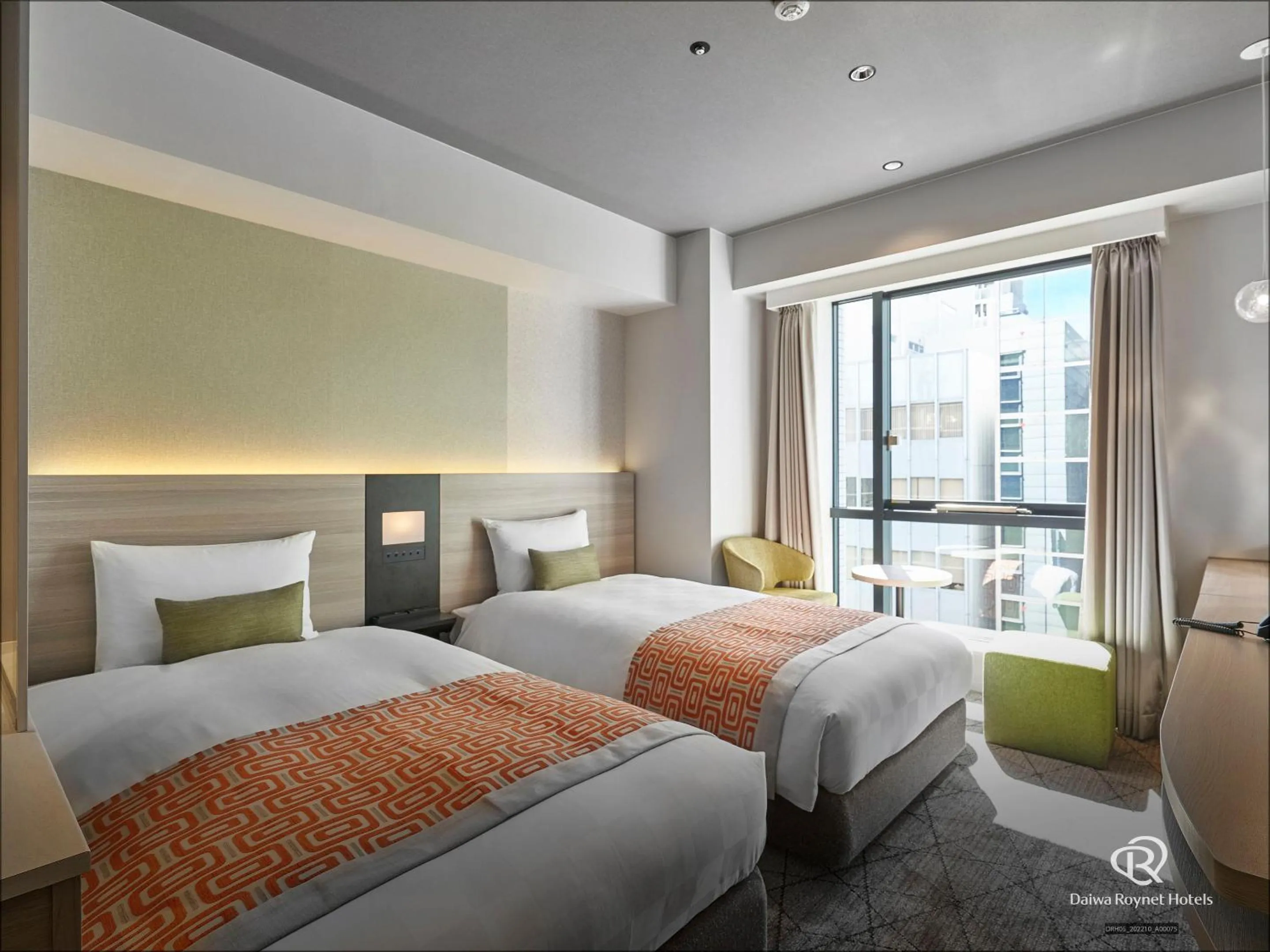 Photo of the whole room, Bed in Daiwa Roynet Hotel Osaka Sakaisuji Honmachi PREMIER