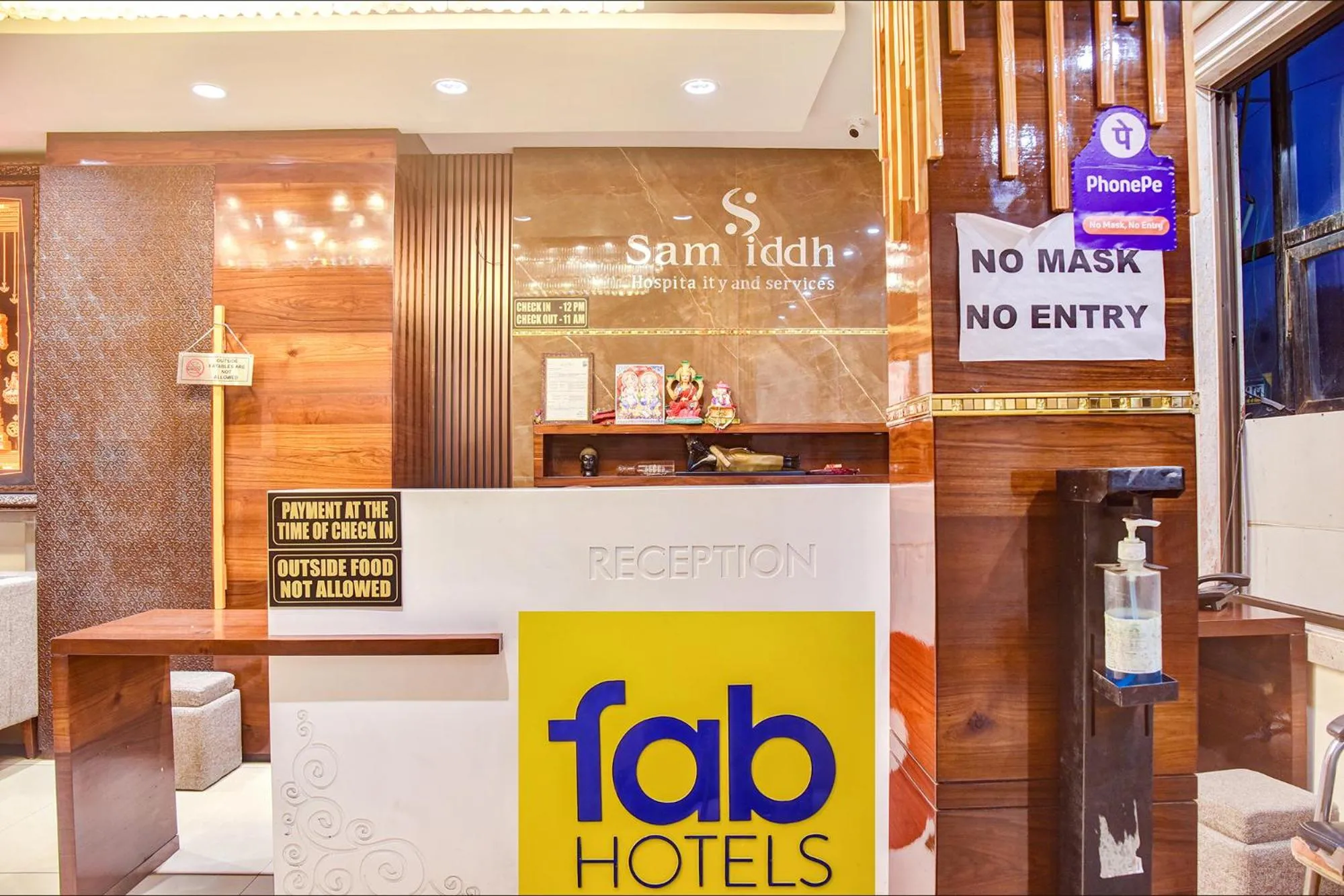 Lobby or reception in FabHotel Prime OM Palace