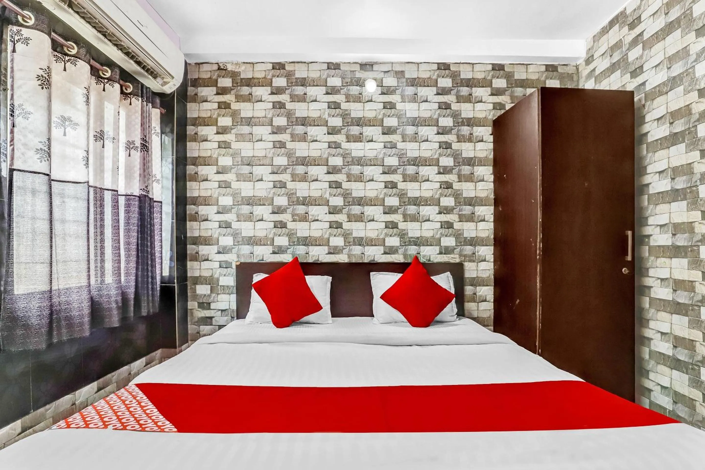 Bedroom, Bed in Hotel O Chintamani Inn Service Apartment