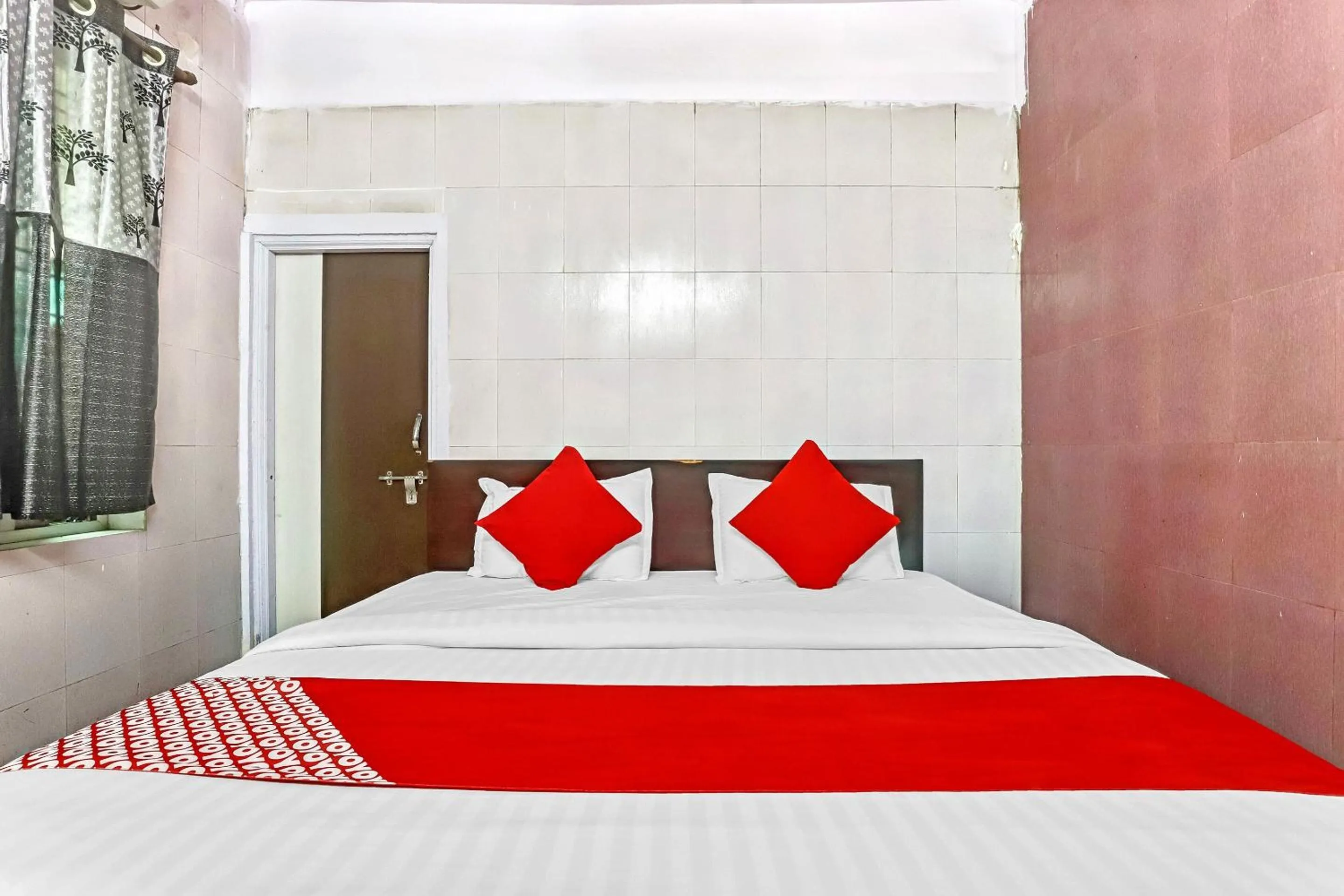 Bedroom, Bed in Hotel O Chintamani Inn Service Apartment