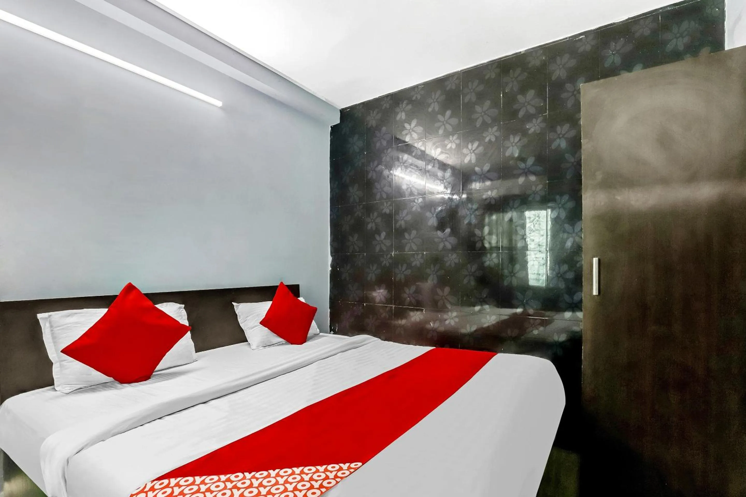 Bedroom, Bed in Hotel O Chintamani Inn Service Apartment