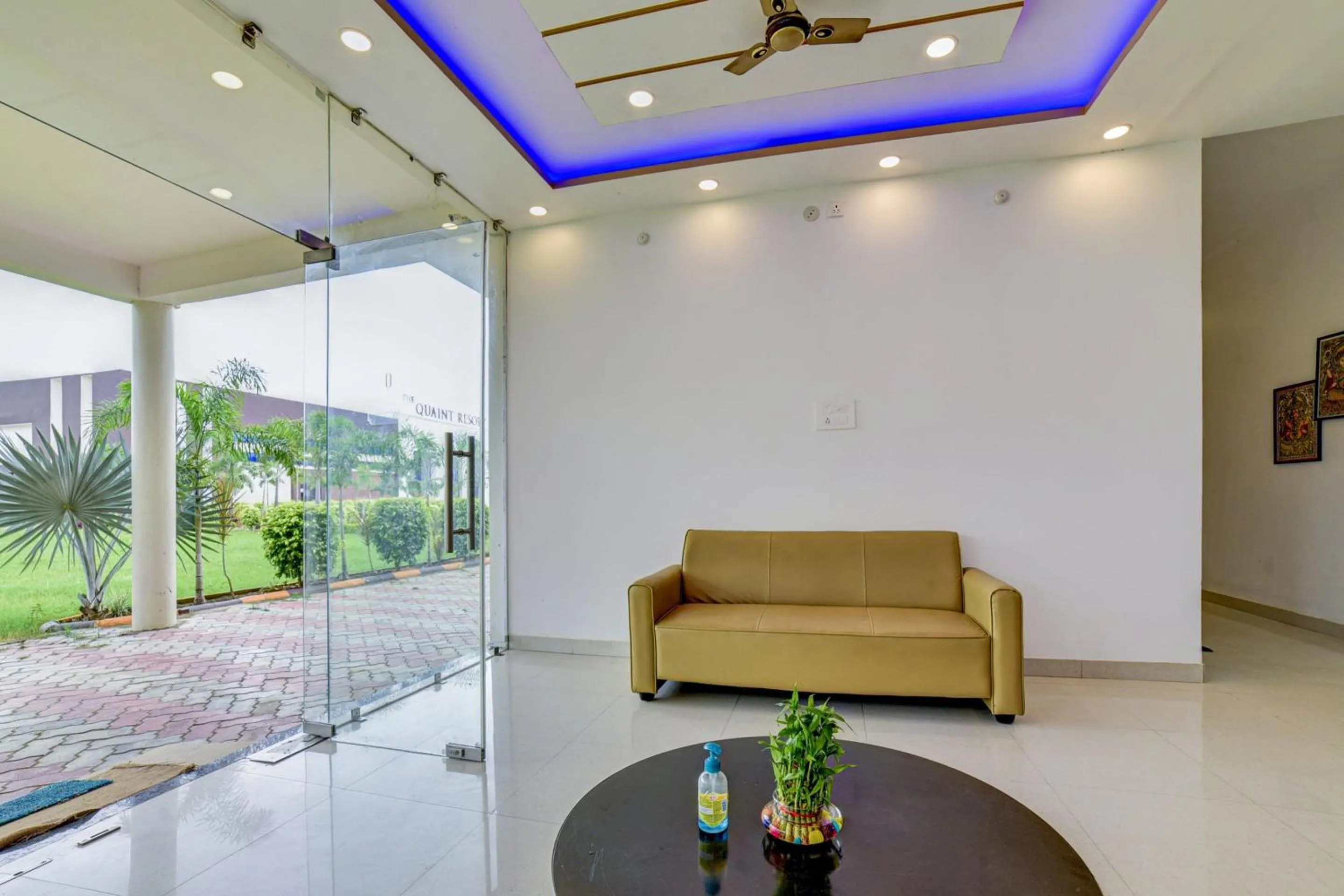 Lobby or reception in Hotel O The Hotel Quaint