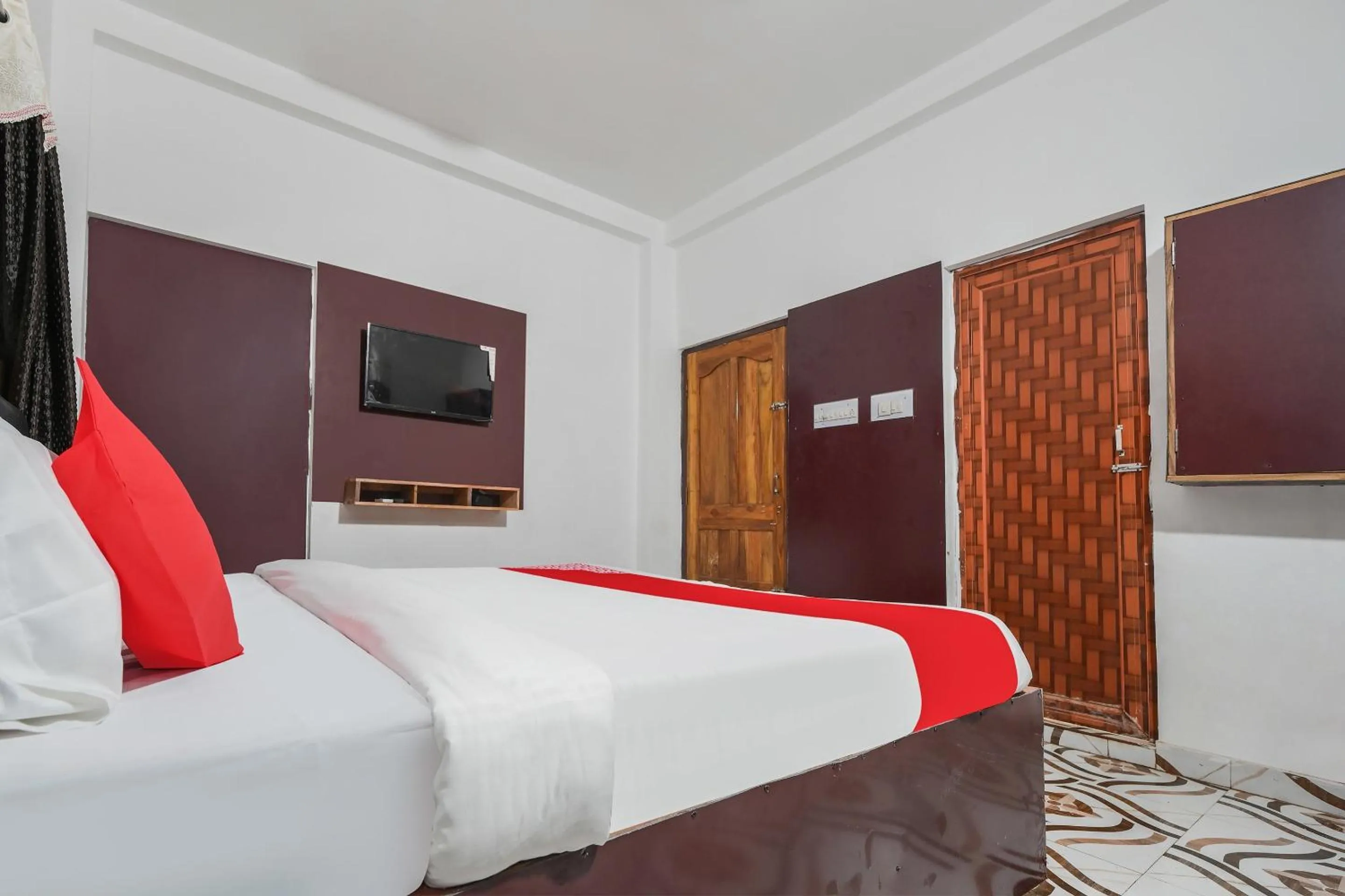Bedroom in Hotel O ARES RESIDENCY