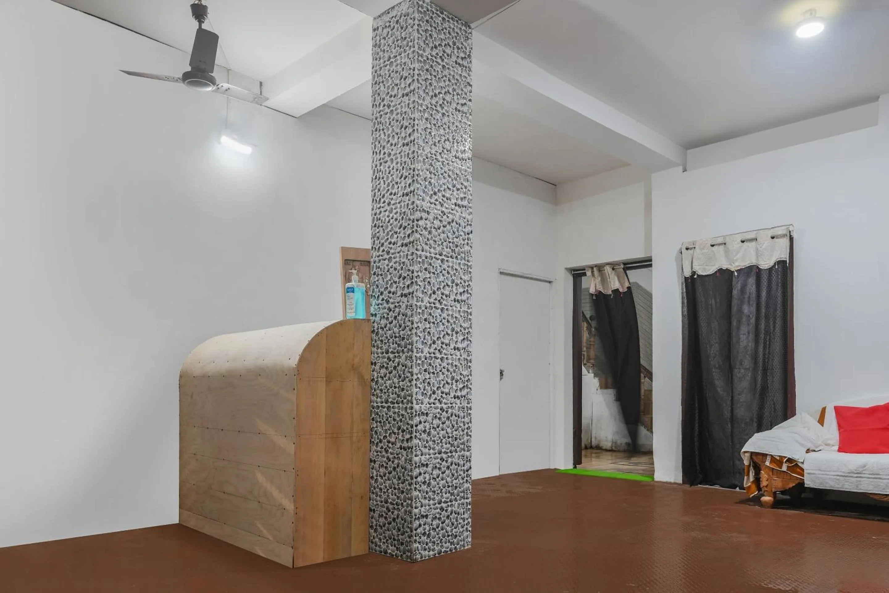 Lobby or reception in Hotel O ARES RESIDENCY