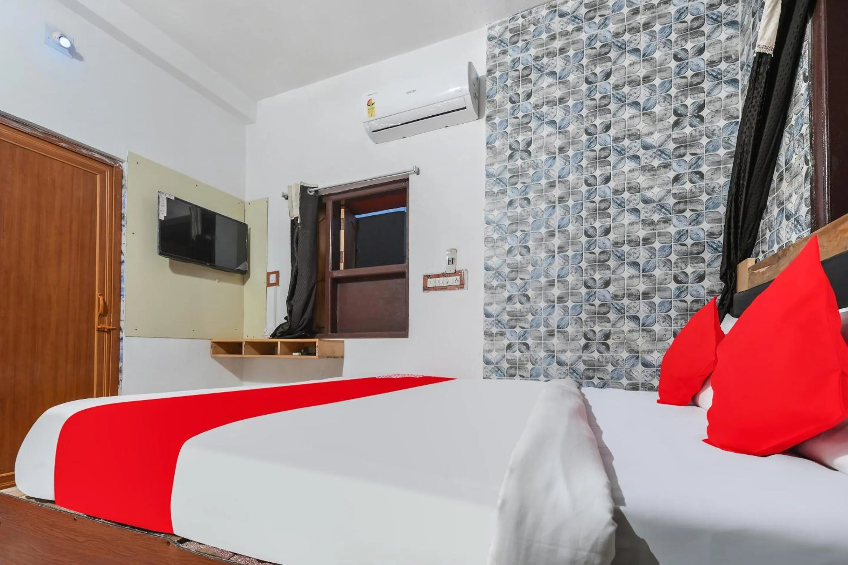 Bedroom in Hotel O ARES RESIDENCY