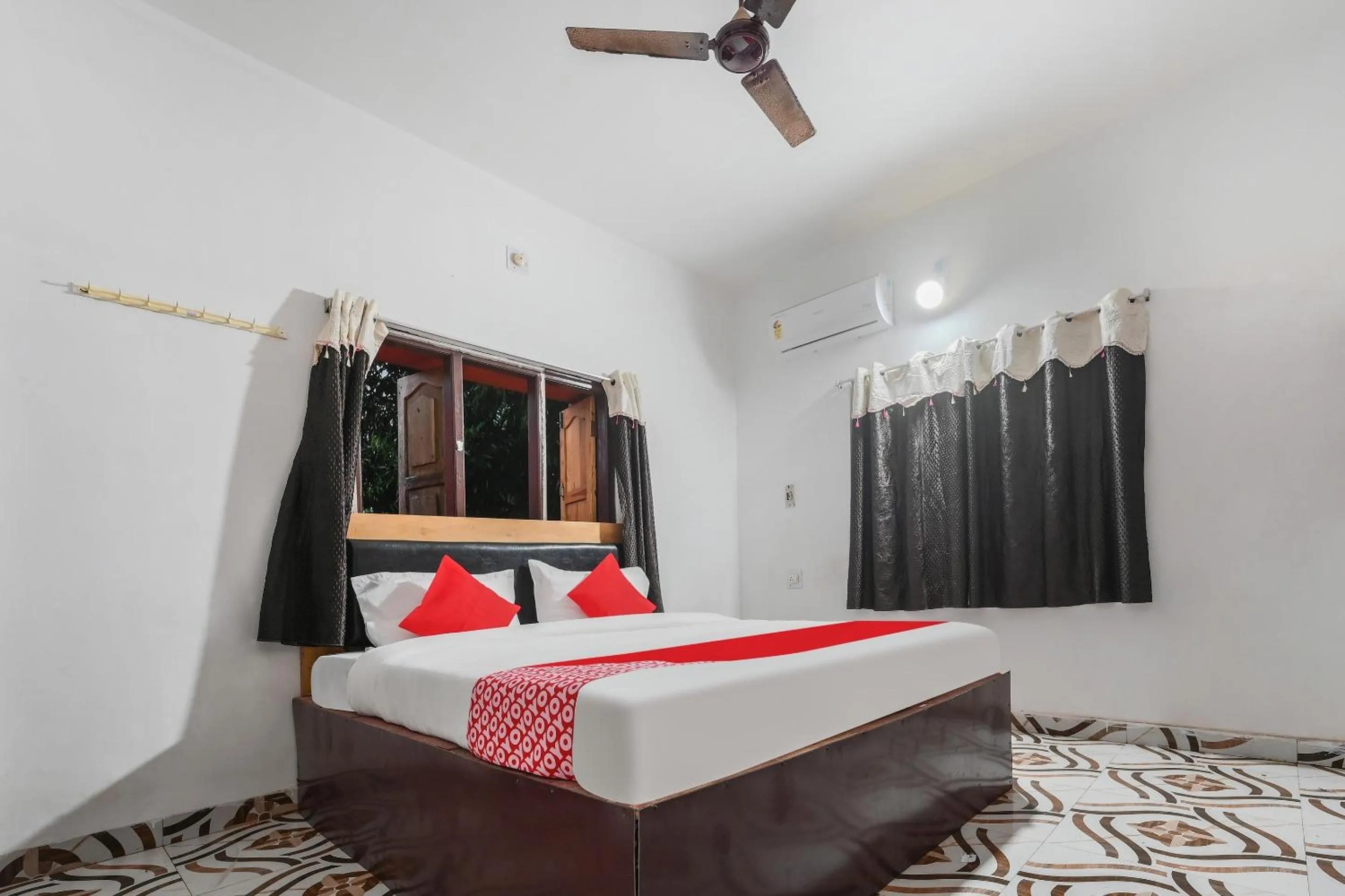 Bedroom in Hotel O ARES RESIDENCY